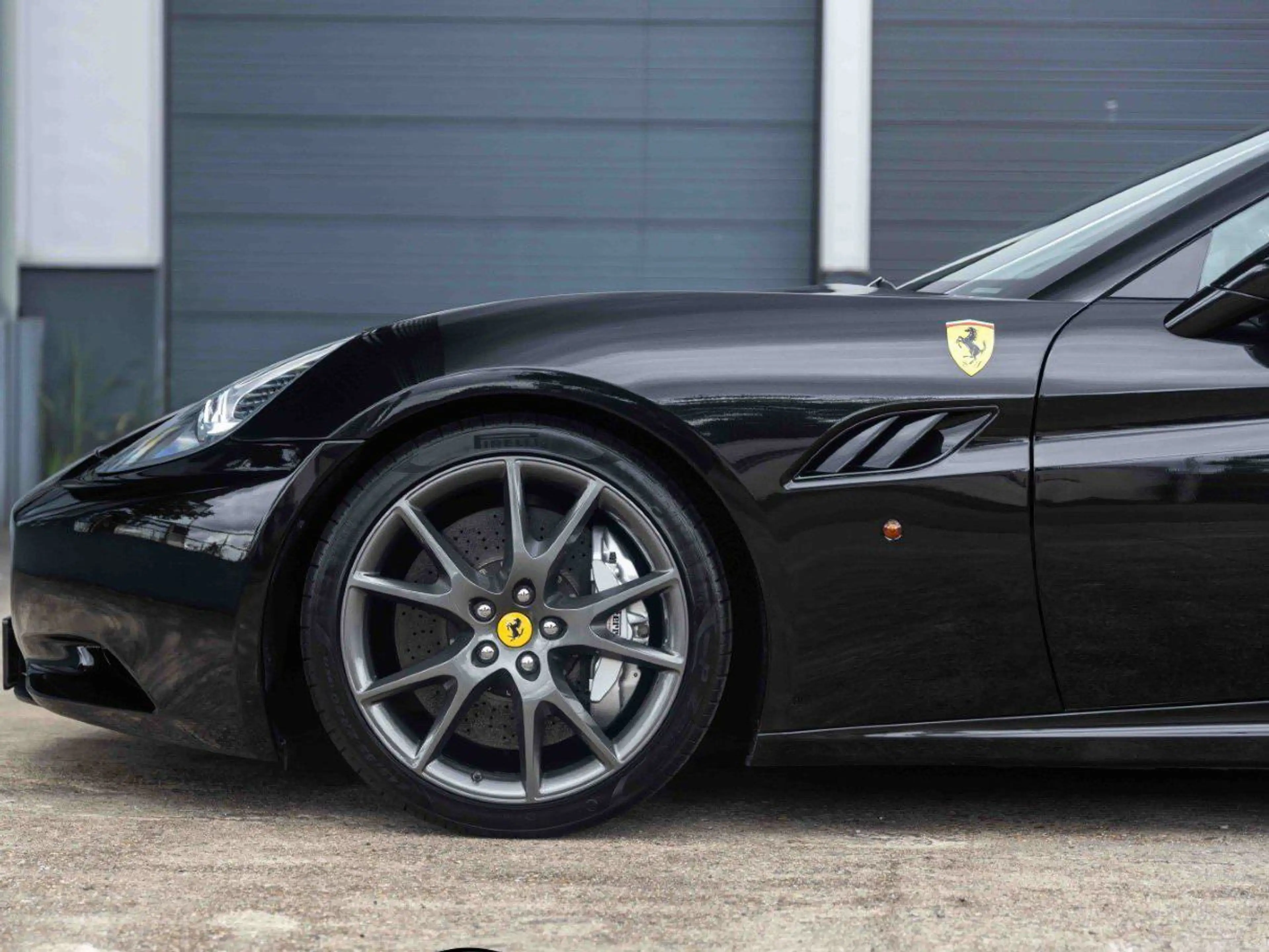 Ferrari California 4.3i V8 — photo 6
