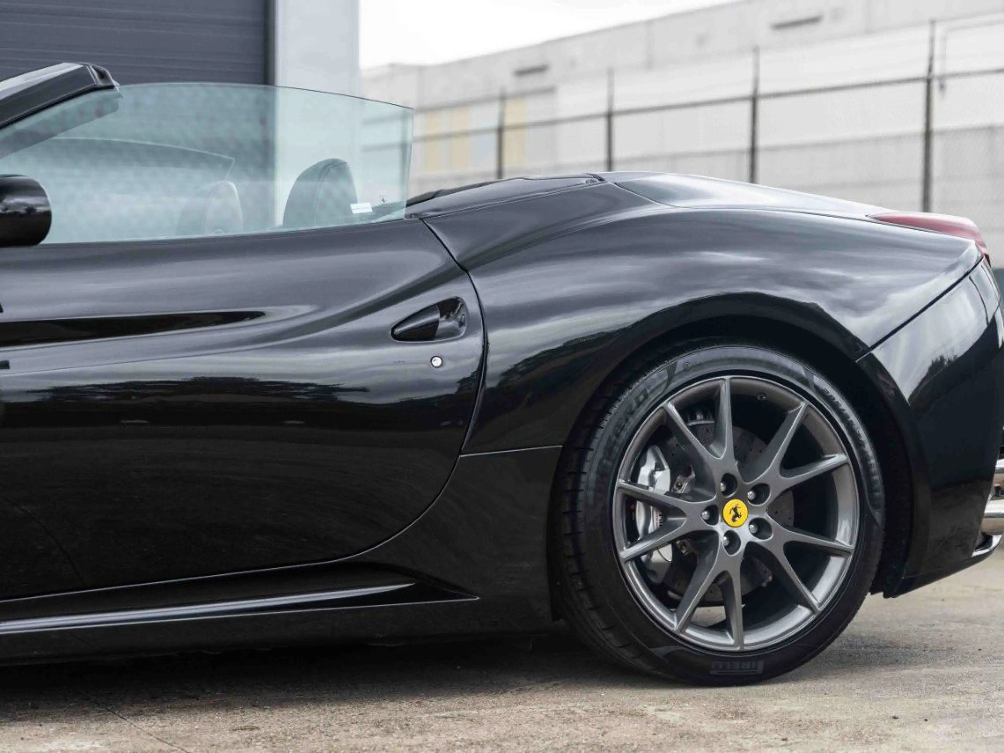 Ferrari California 4.3i V8 — photo 7
