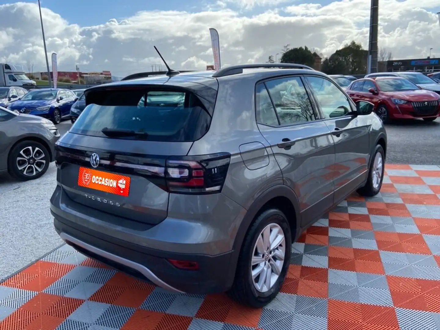 Volkswagen T-Cross 1.6 TDI 95 LOUNGE Gris - 2