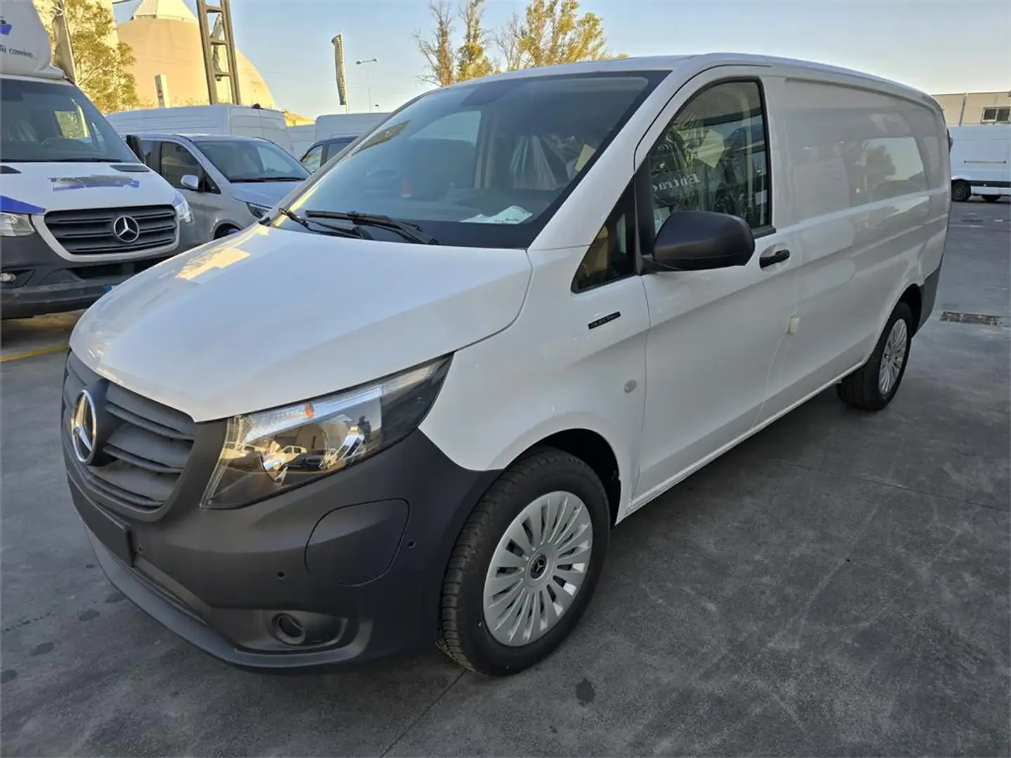 Mercedes-Benz Vito e- 112 Furgón Larga - 1