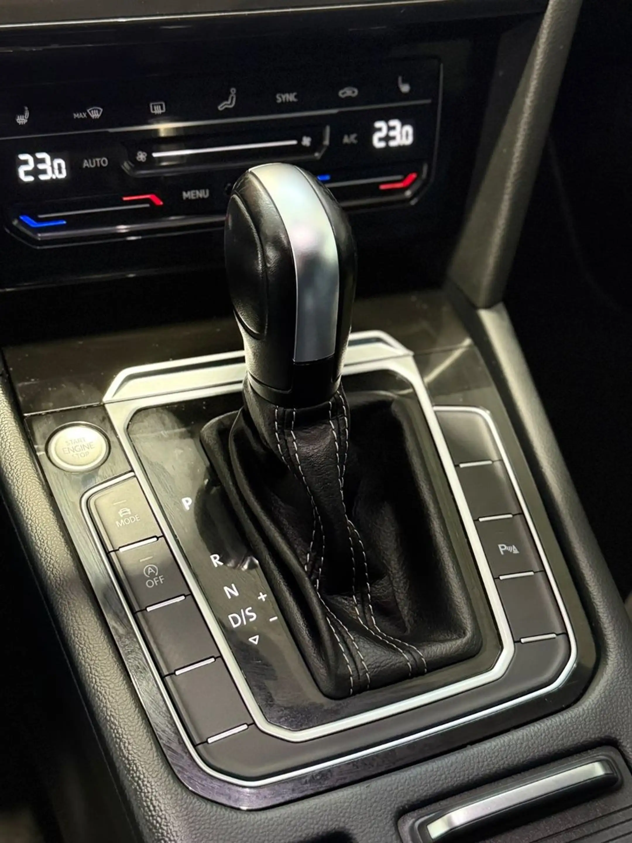 Volkswagen Arteon 2.0 TDI DSG R-Line ACC+360°KAM+NAVI — photo 14