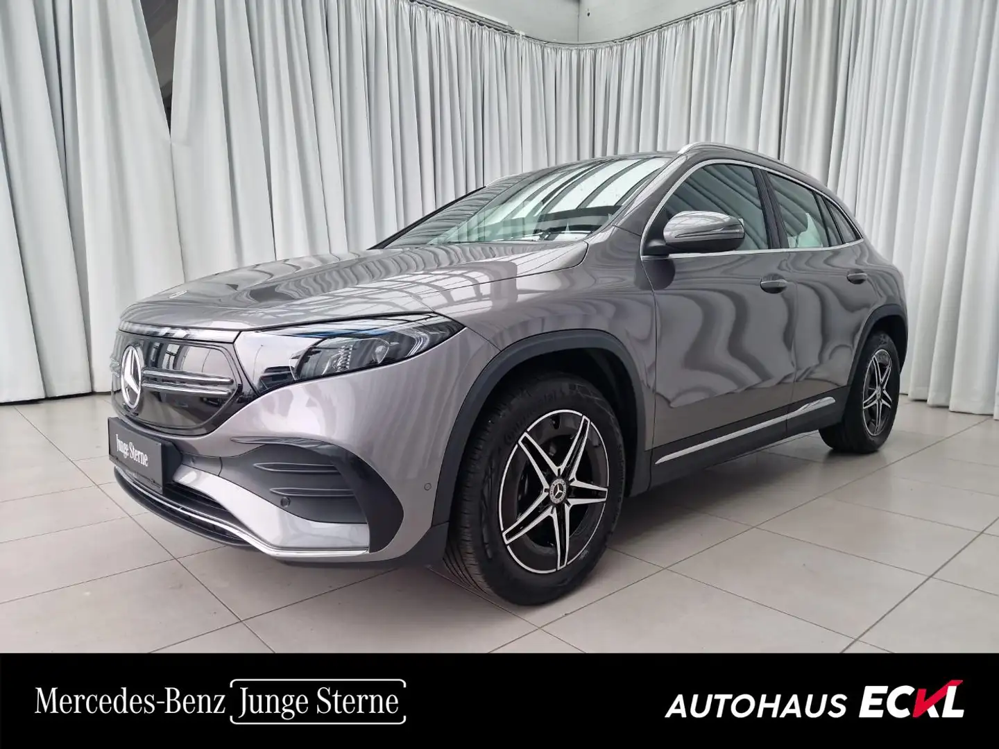 Mercedes-Benz EQA 300 4MATIC SpurW SportS. Grau - 1