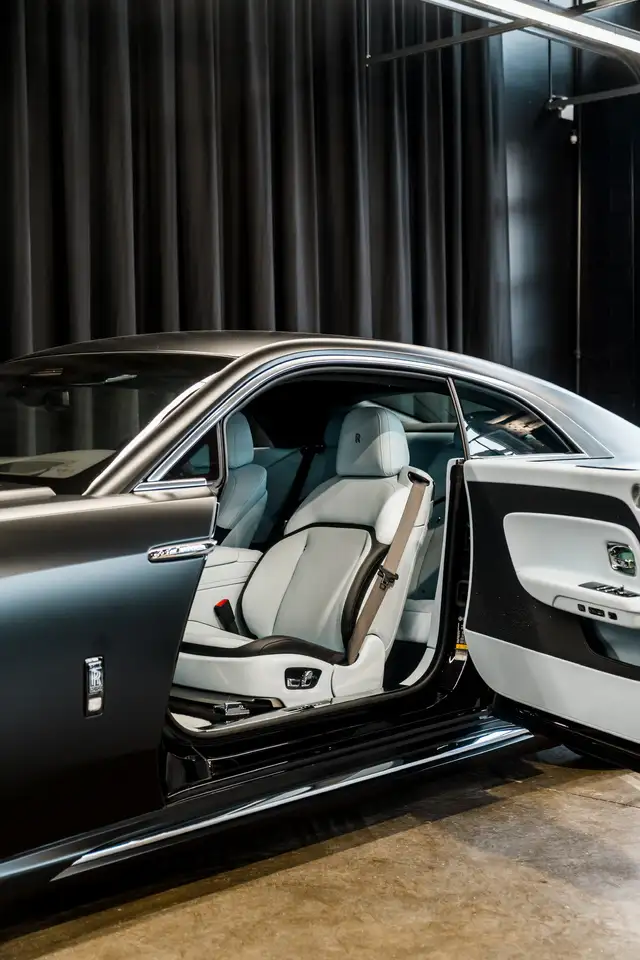 Rolls-Royce Spectre снимка Rolls-Royce Spectre