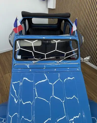 Citroen 2CV view 6