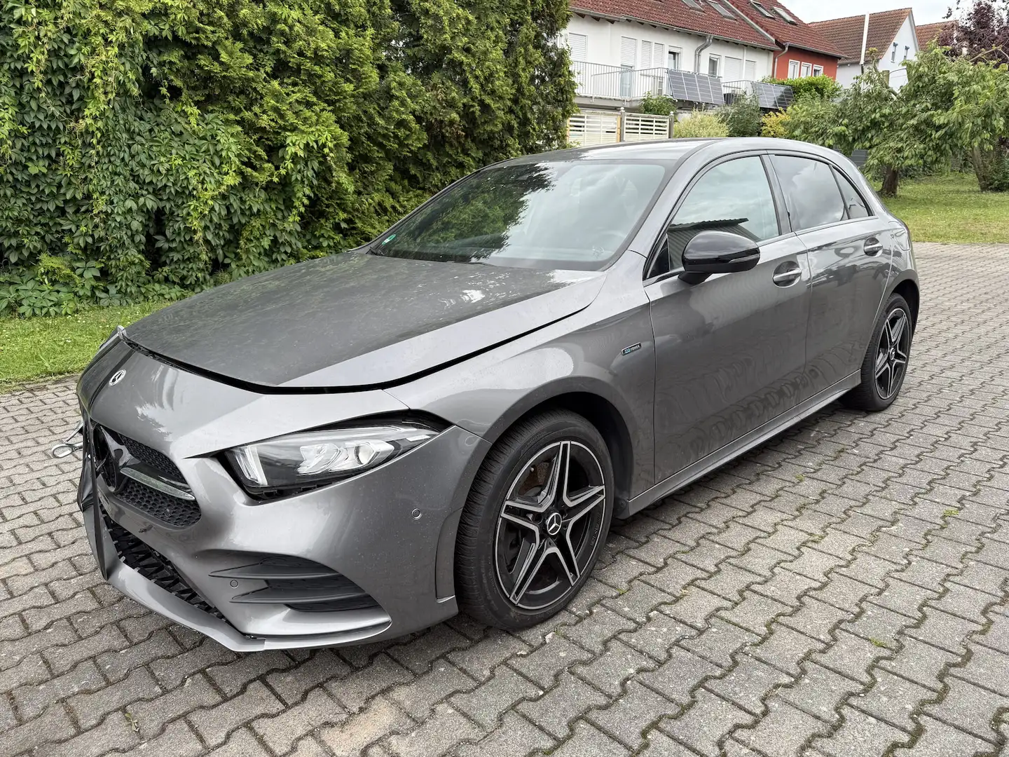 Mercedes-Benz A 250 e 8G AMG LINE MBUX DISTRONIC LED KAMERA UNFALLWAGE Gris - 1