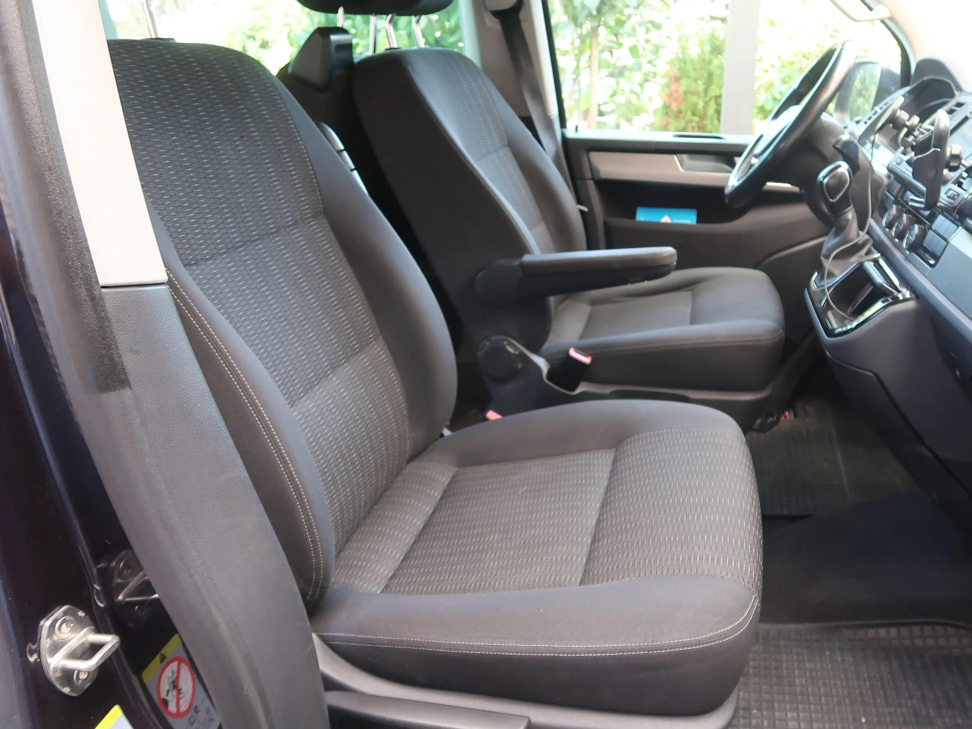 Volkswagen T6 Multivan 2.0 TDi Multivan FWD Comfortline ACC Standheizung — photo 6