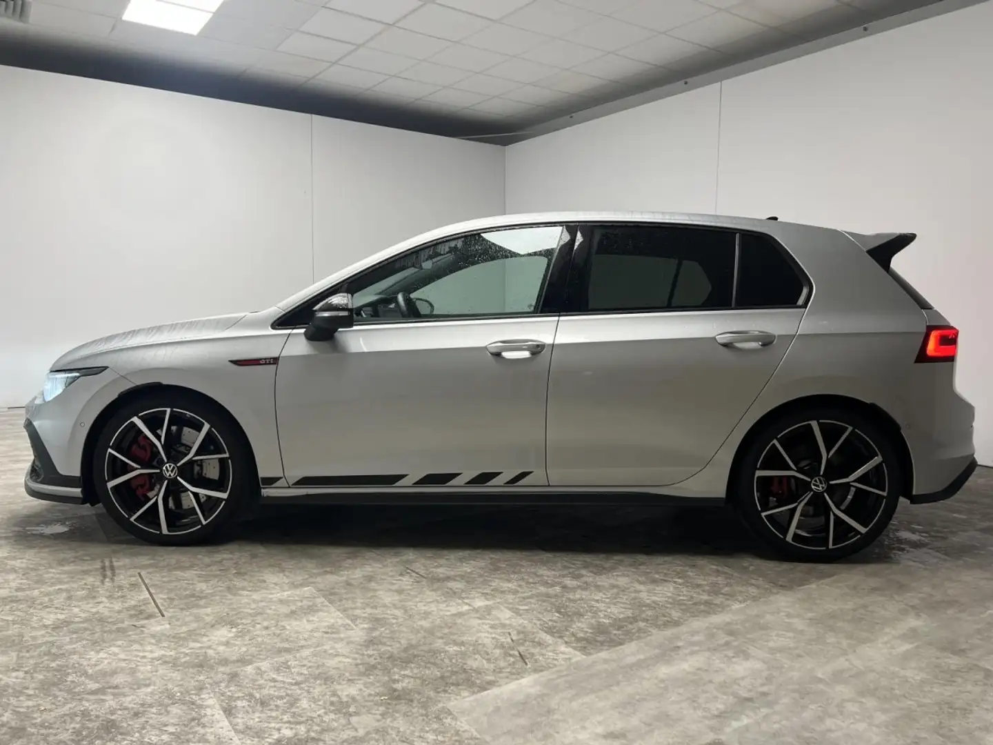 Volkswagen Golf VIII GTI Clubsport 2.0 TSI DSG Klima Navi Silber - 2
