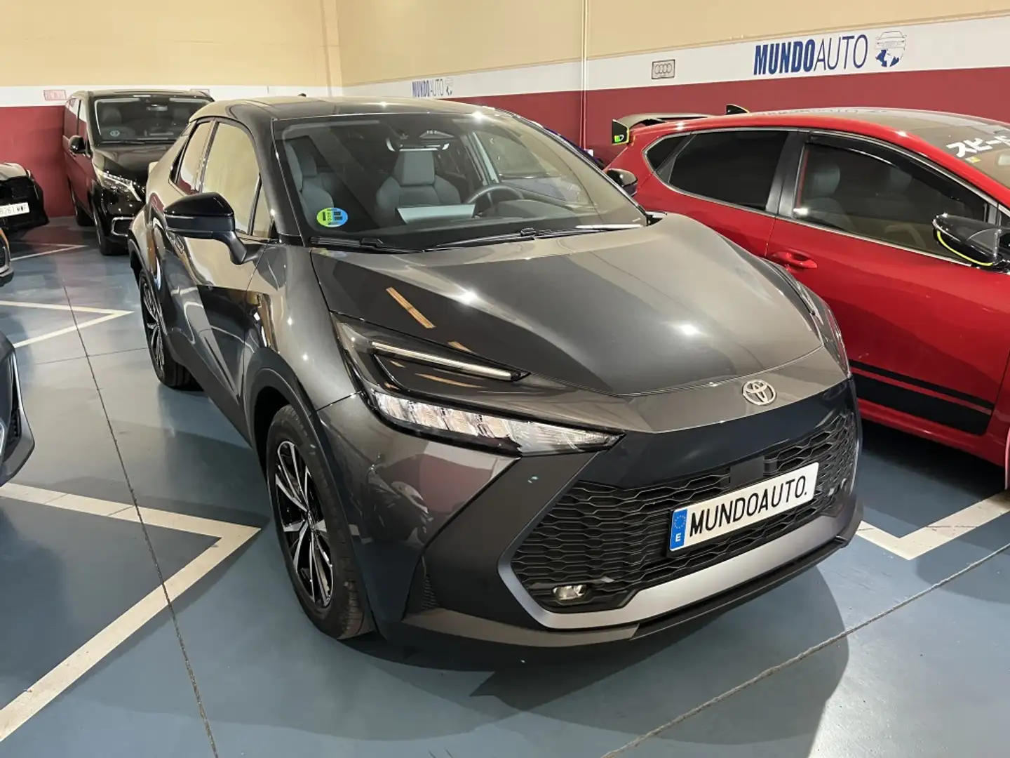 Toyota C-HR 140H Advance Gris - 1