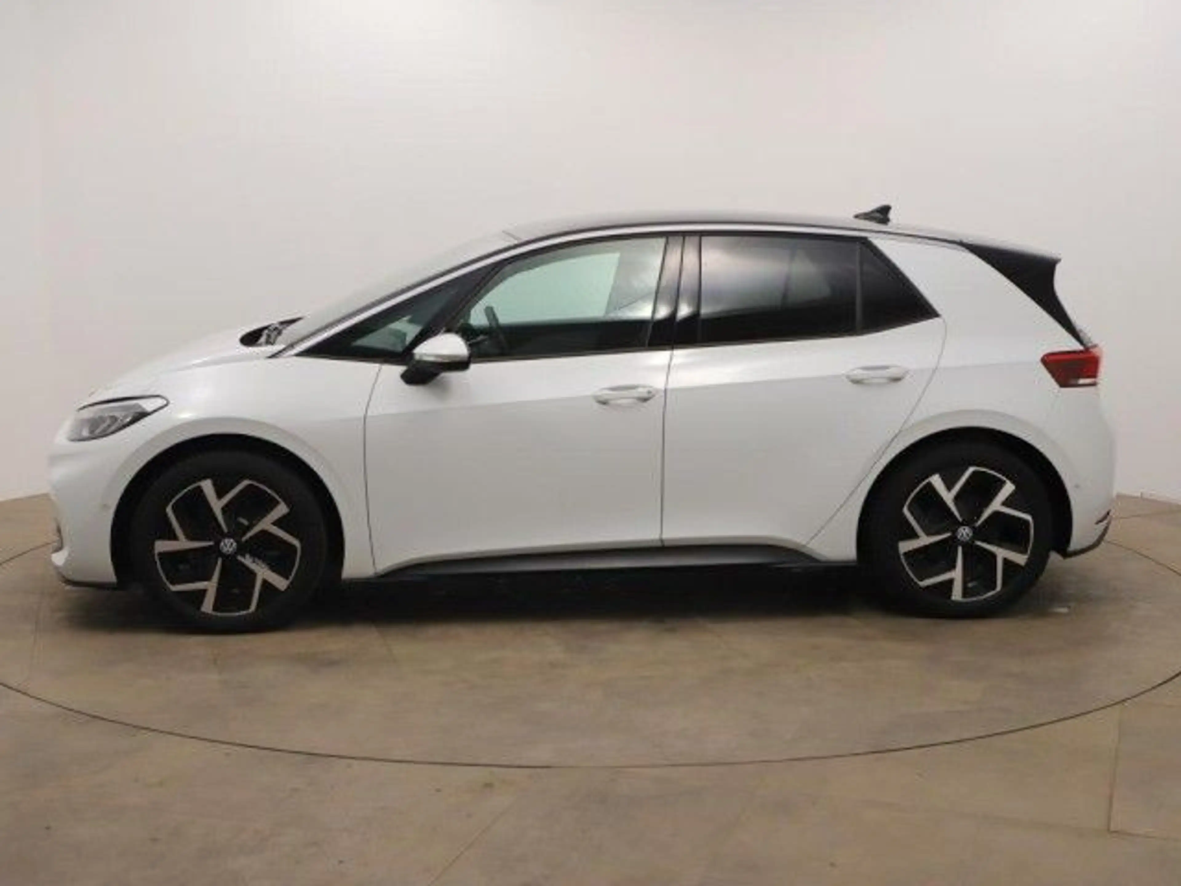 Volkswagen ID.3 Pro electric (Navi+Rear View+ACC+APP+DAB) — photo 2
