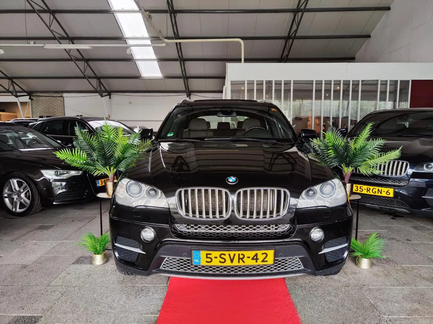 BMW X5 XDrive 40D PANO HUD FACELIFT 2013 Zwart - 1
