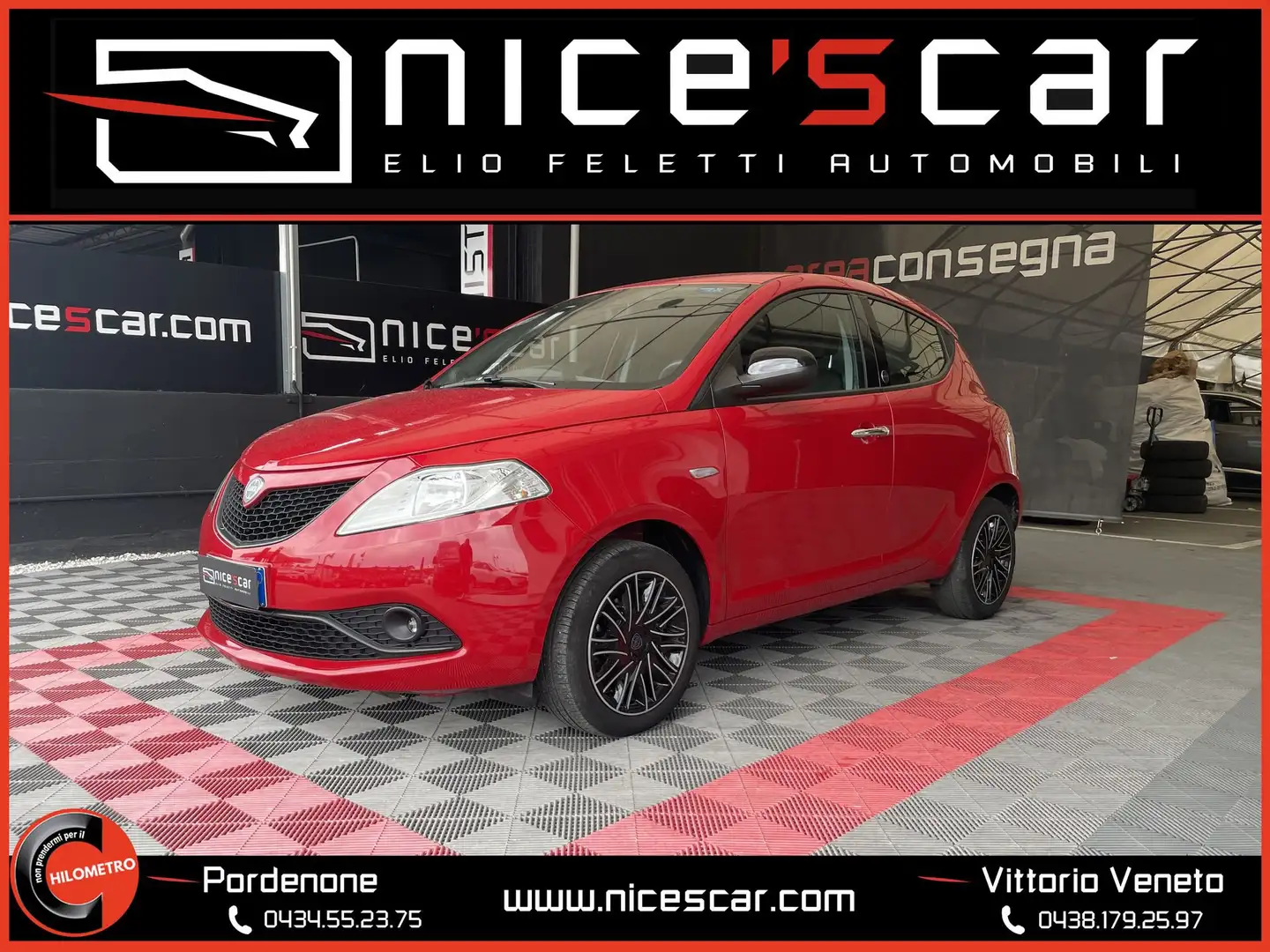Lancia Ypsilon 1.0 FireFly 5 porte S&S Hybrid Silver Rosso - 1