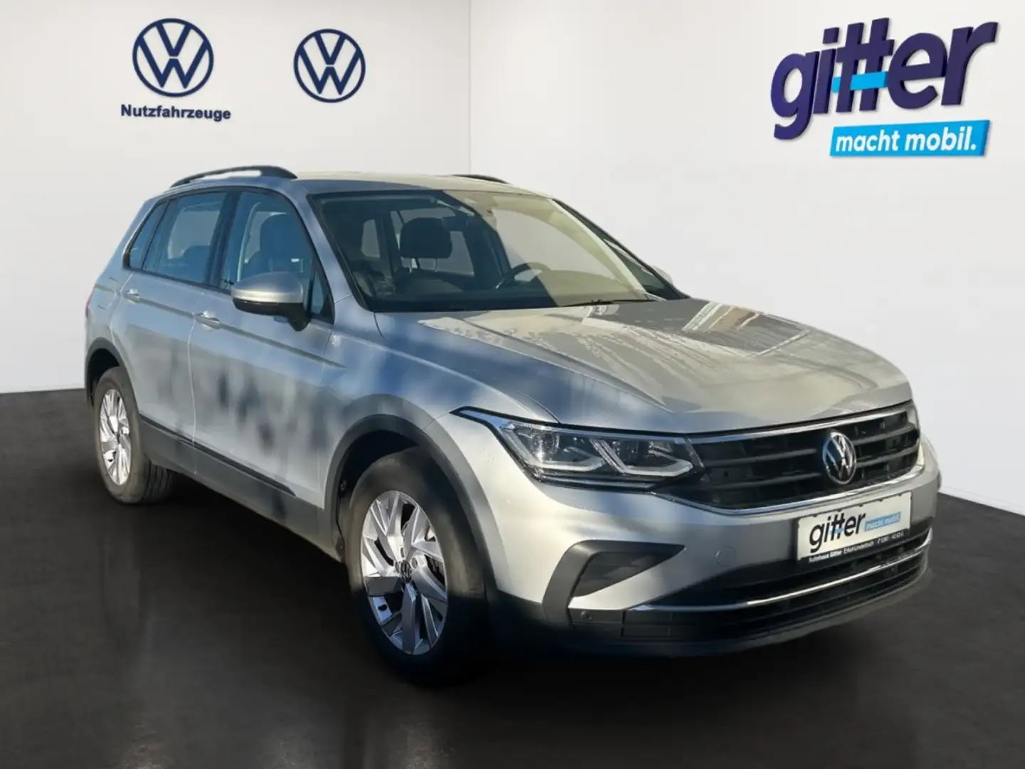Volkswagen Tiguan LIFE 4M MATRIX STANDHEI APP DAB+ SHZ WINTERPAKET Silber - 2