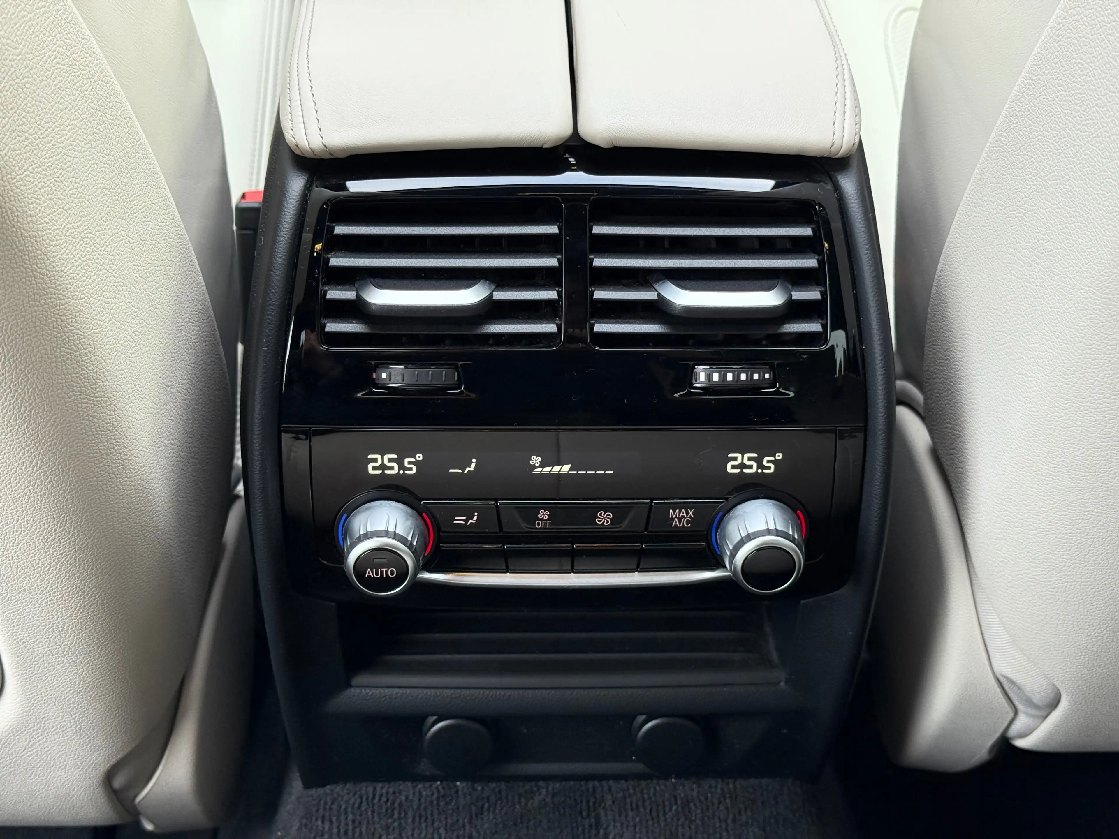 BMW M550 X-DRIVE 4.4i V8 462PK |✅CAMERA 360* | OPEN DAK | — photo 13