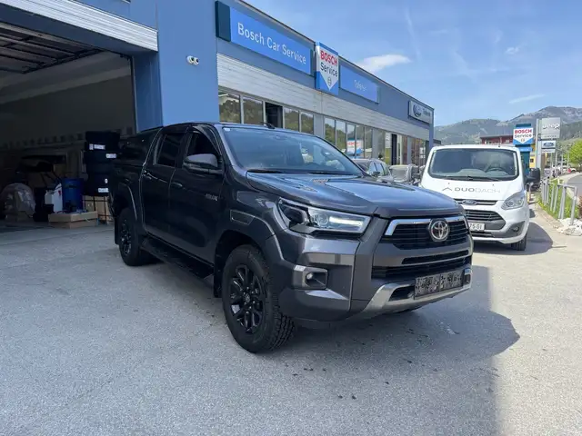 Toyota Hilux Hilux 4WD 2,8 D-4D Aut. Invincible