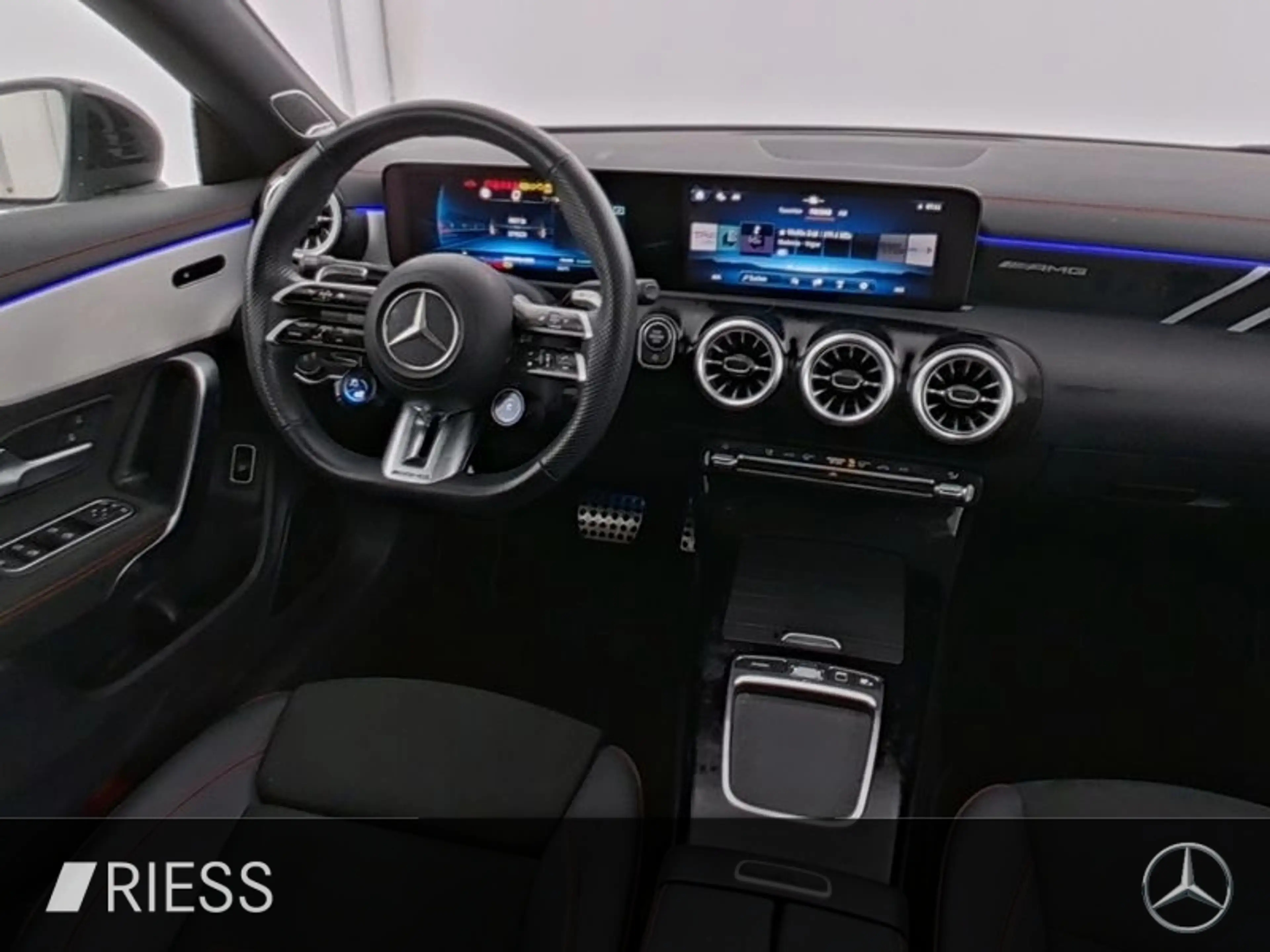 Mercedes-Benz CLA 35 AMG 4M SB Night Dist Pano Burme Multi 19" — photo 6