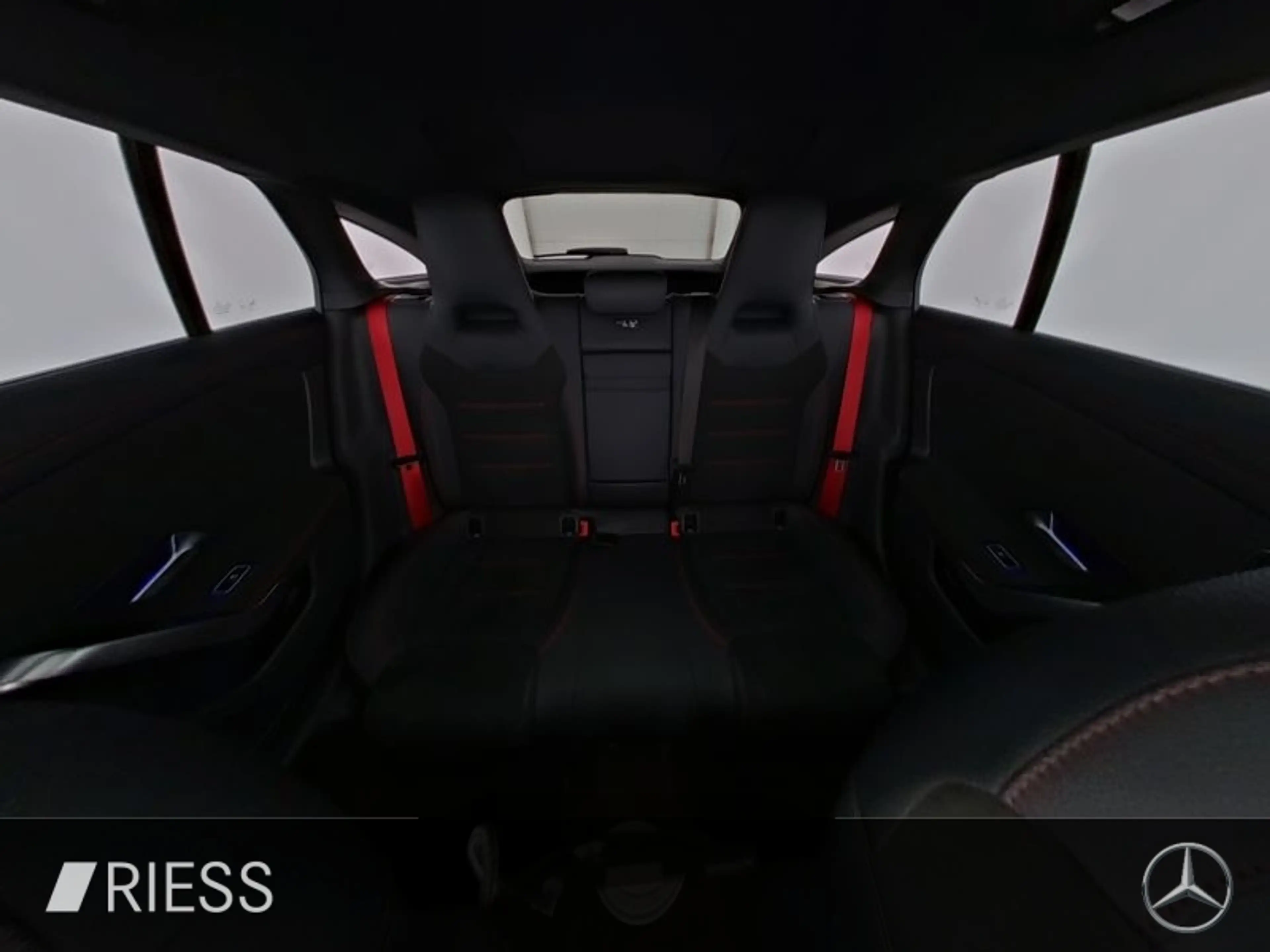 Mercedes-Benz CLA 35 AMG 4M SB Night Dist Pano Burme Multi 19" — photo 8