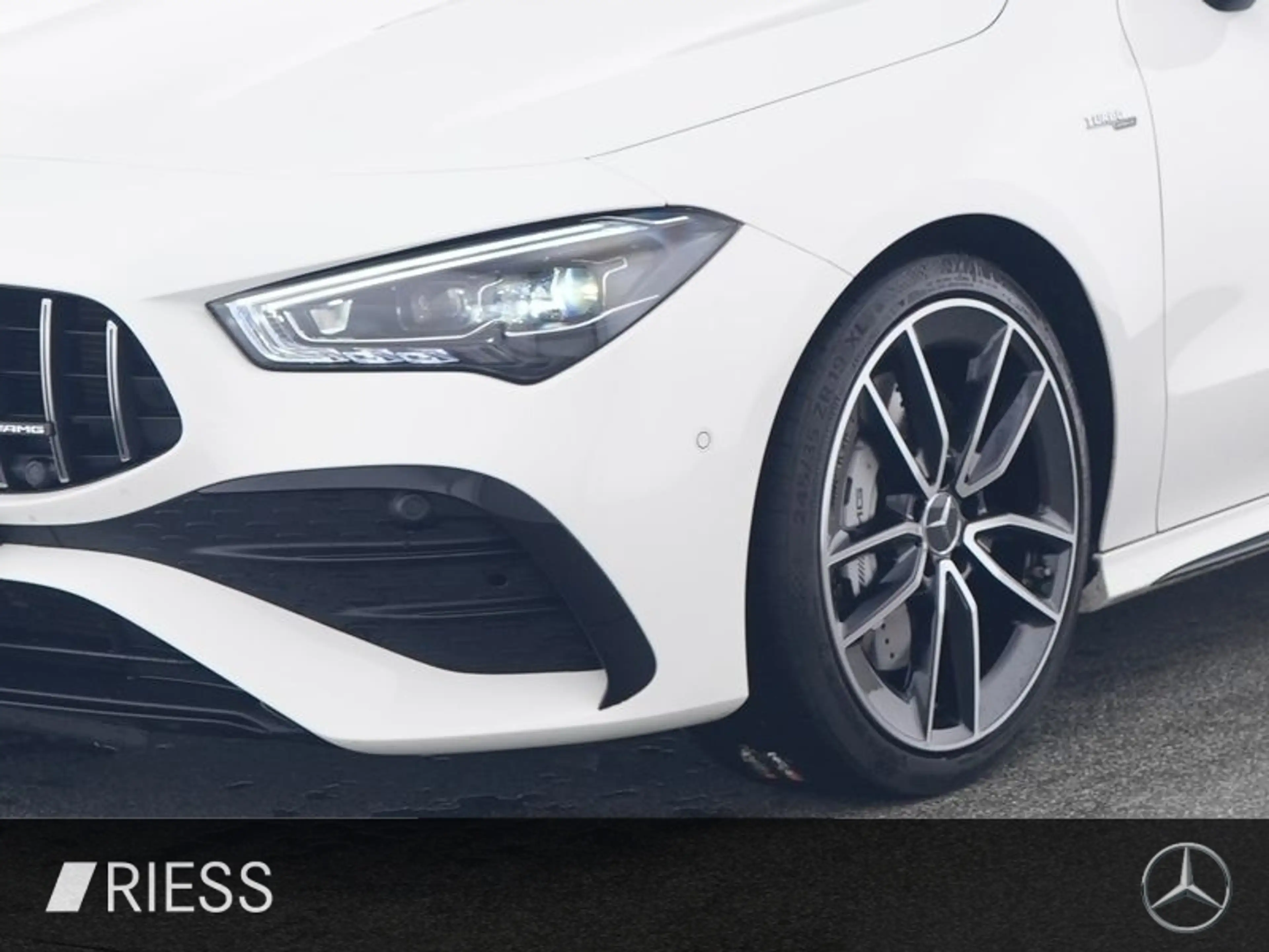 Mercedes-Benz CLA 35 AMG 4M SB Night Dist Pano Burme Multi 19" — photo 4
