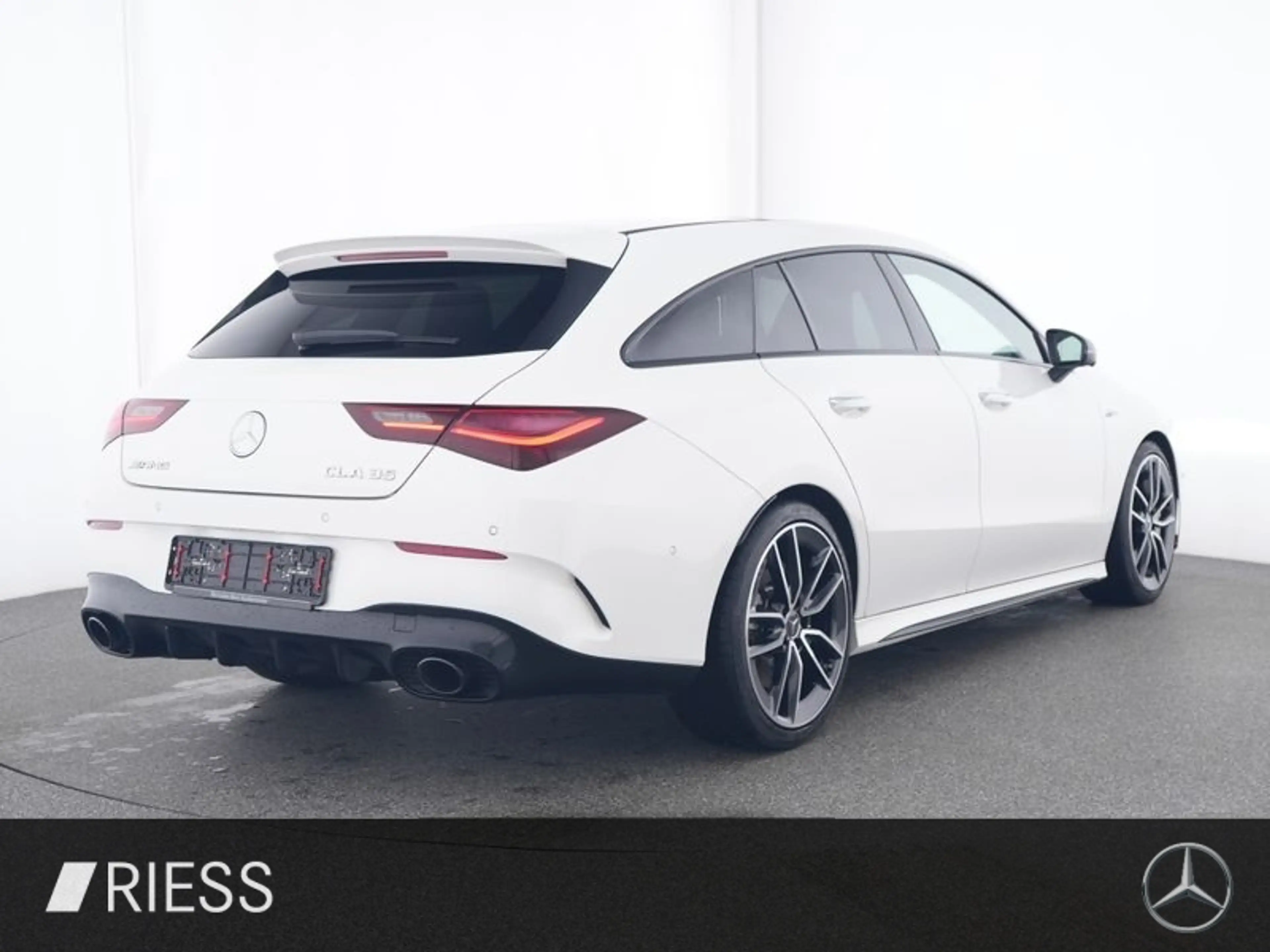 Mercedes-Benz CLA 35 AMG 4M SB Night Dist Pano Burme Multi 19" — photo 3