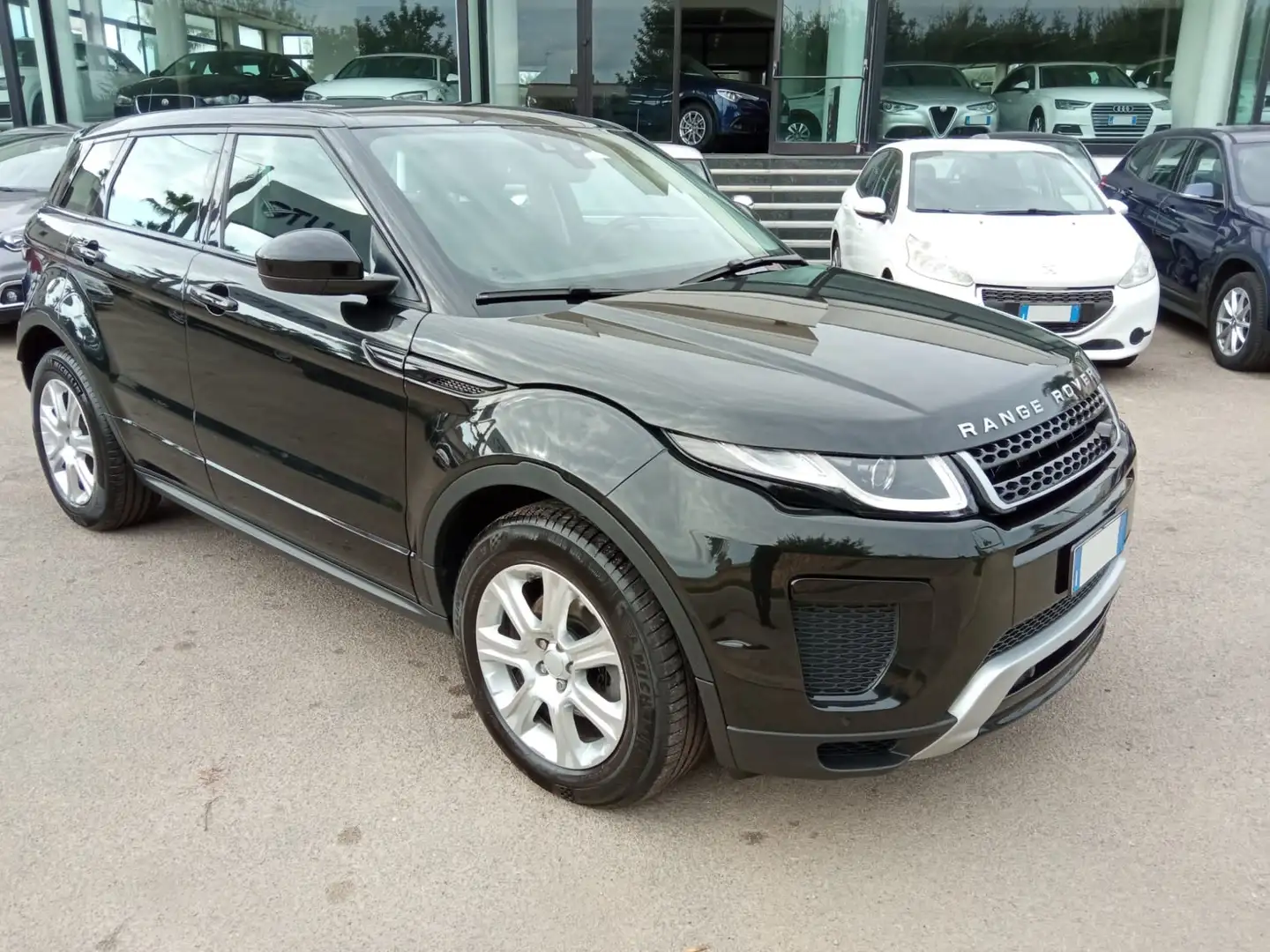 Land Rover Range Rover Evoque 2.0 TD4 SE Dynamic Schwarz - 2