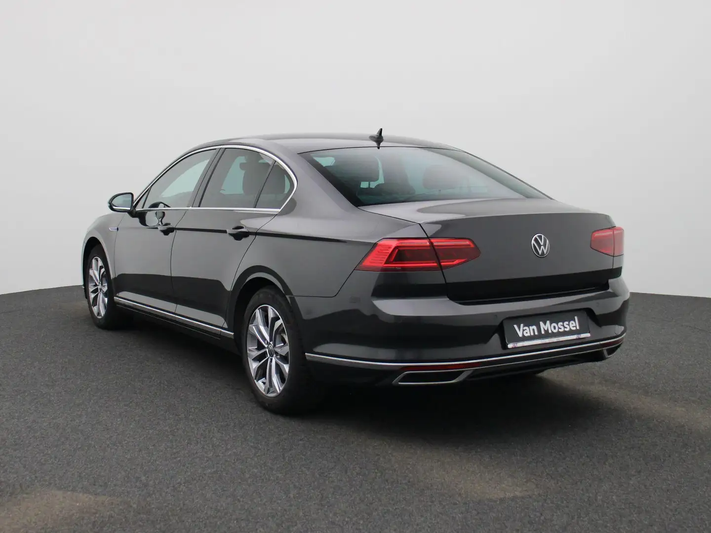 Volkswagen Passat 1.4 TSI PHEV GTE Business 218 PK | Automaat | Navi Grau - 2