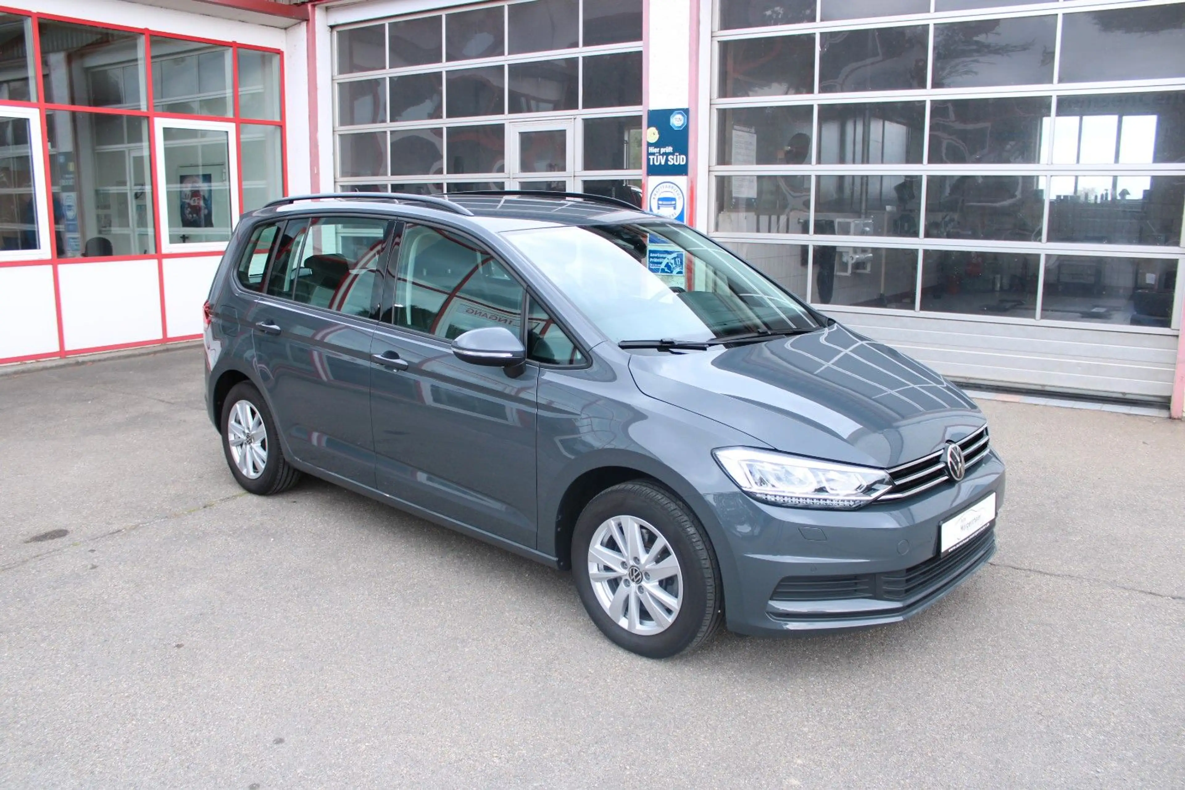 Volkswagen Touran 1.5 TSI DSG Comfortline, Kamera, AHK, LED — photo 3