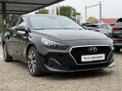 Hyundai i30 Premium Automatik St.Heizng AHK Kam LED DAB