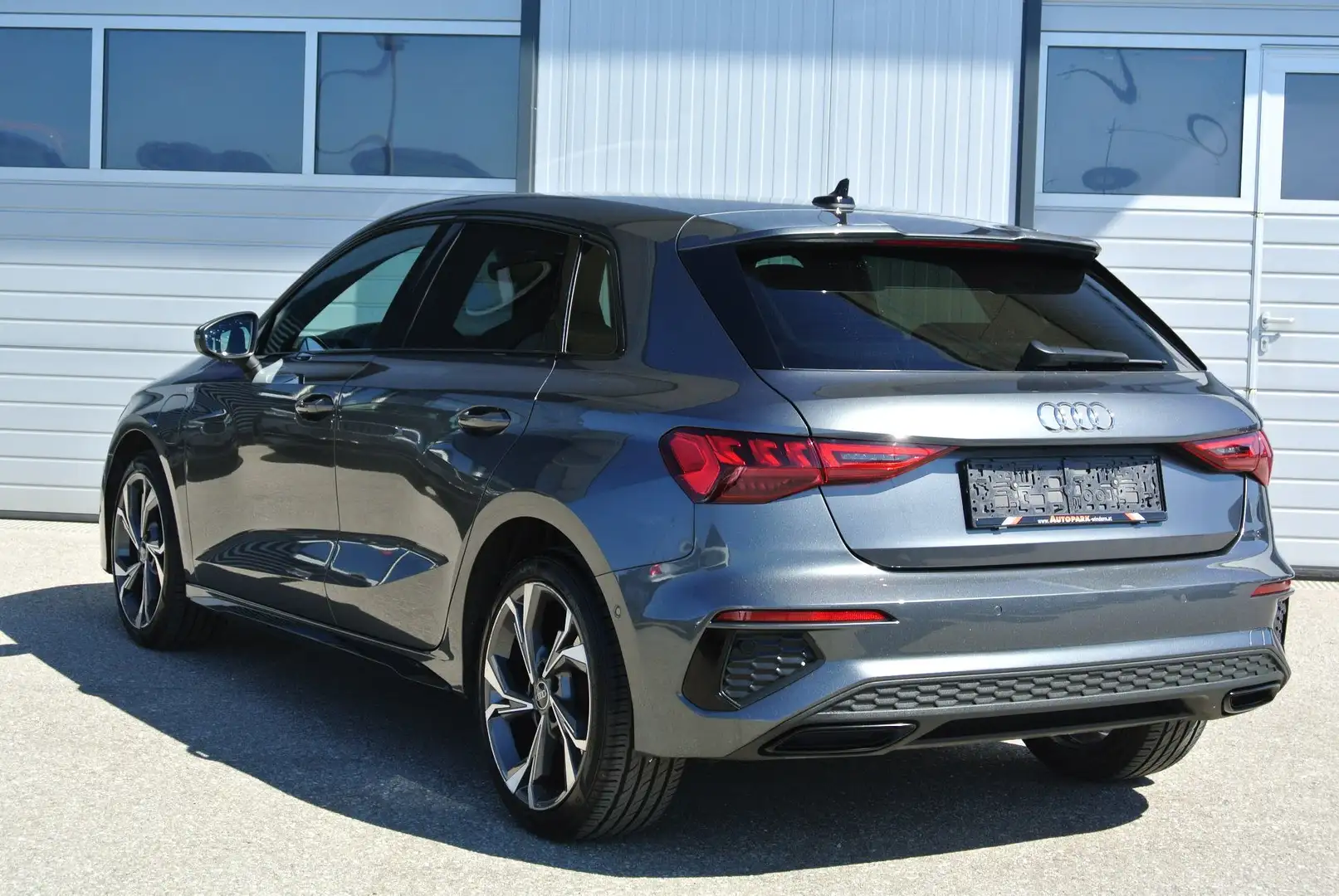 Audi A3 SB 40 eTFSI S-tronic * S-line * Leder *virt. CP. Grau - 2