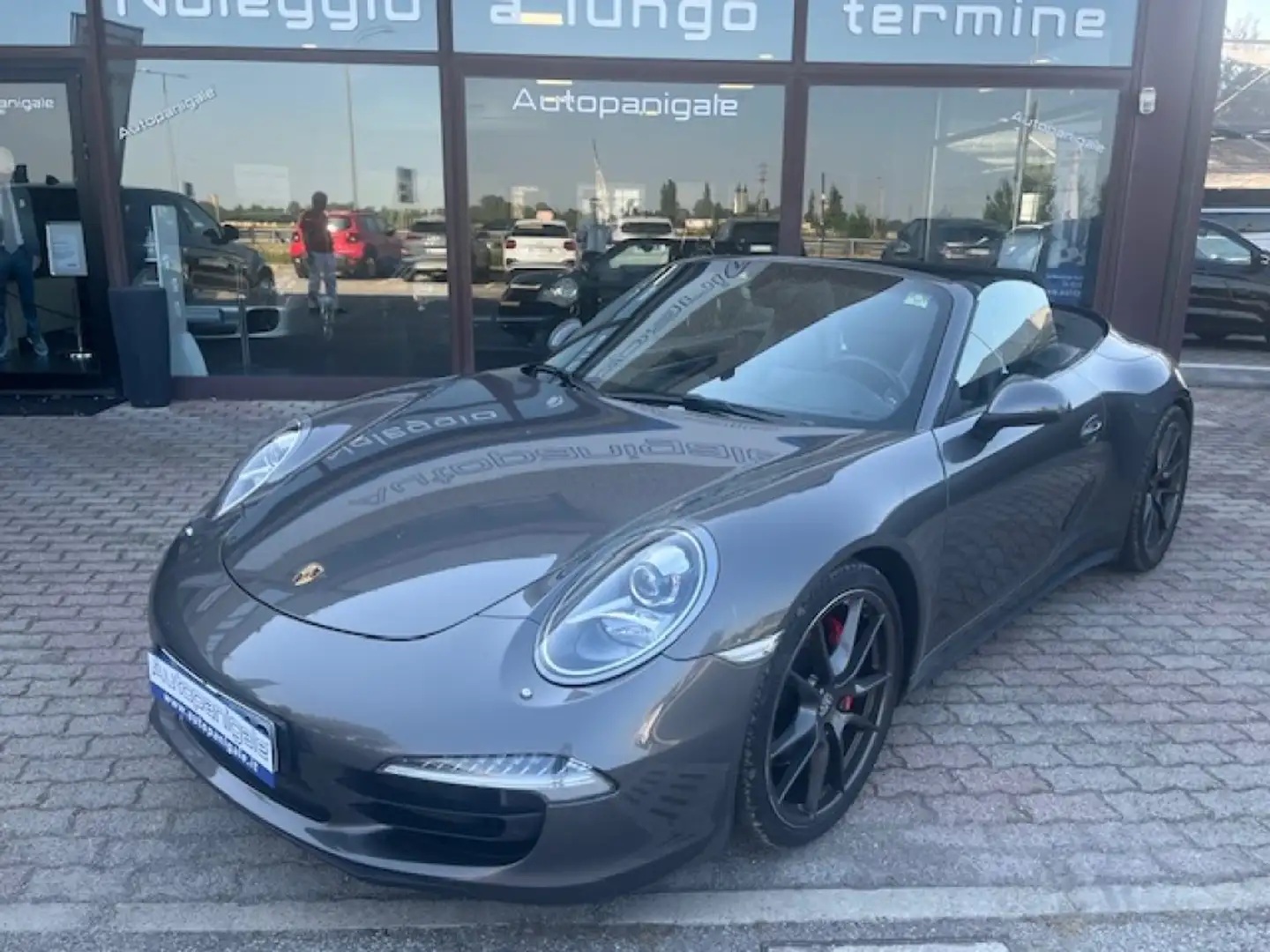 Porsche 911 3.8 Carrera 4S Cabriolet Grigio - 2