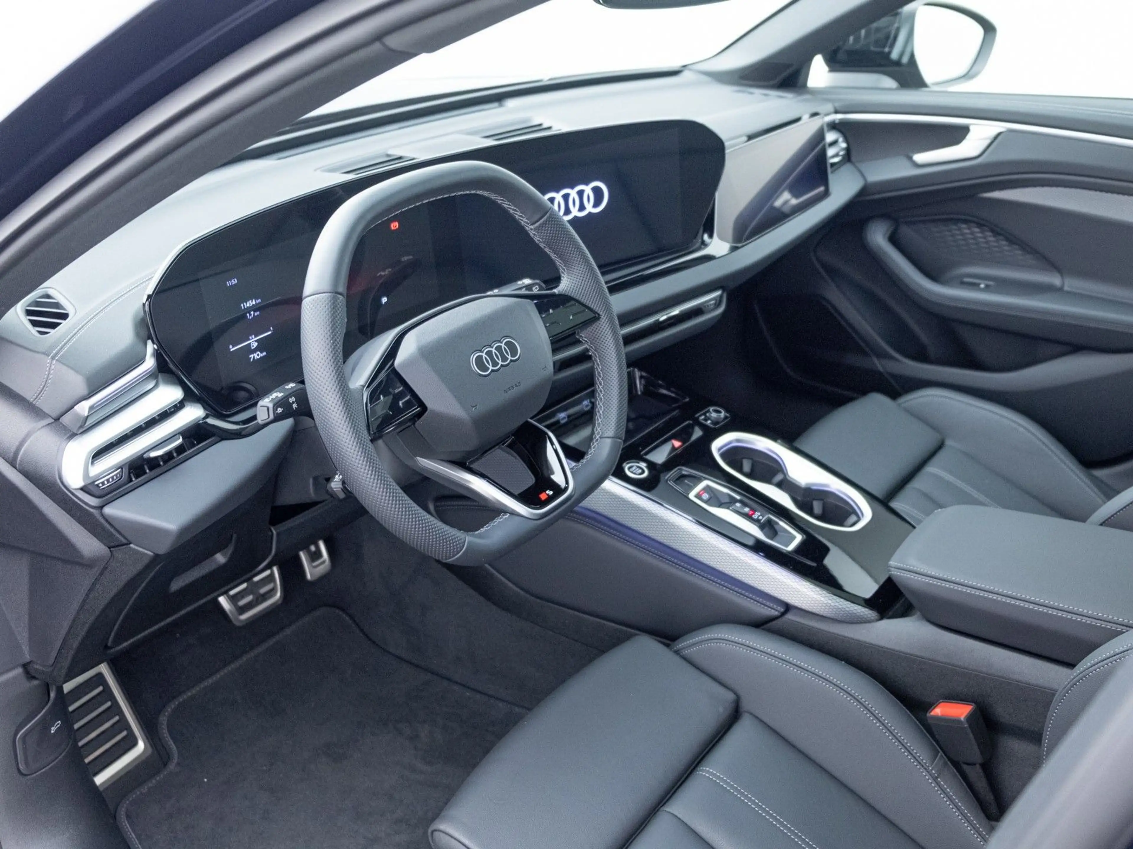 Audi A6 TFSI 150 kW S-TRO*MATRX*S-LINE*AHK*PANO — photo 13