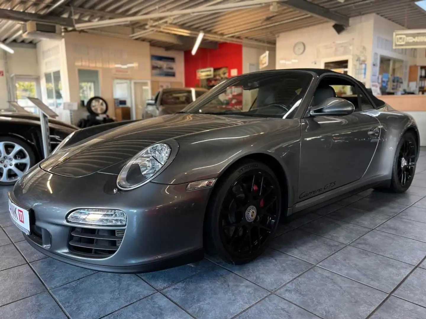 Porsche 911 Carrera GTS Cabrio/CHRONO/BOSE/SCHALTER/19&a Grau - 2