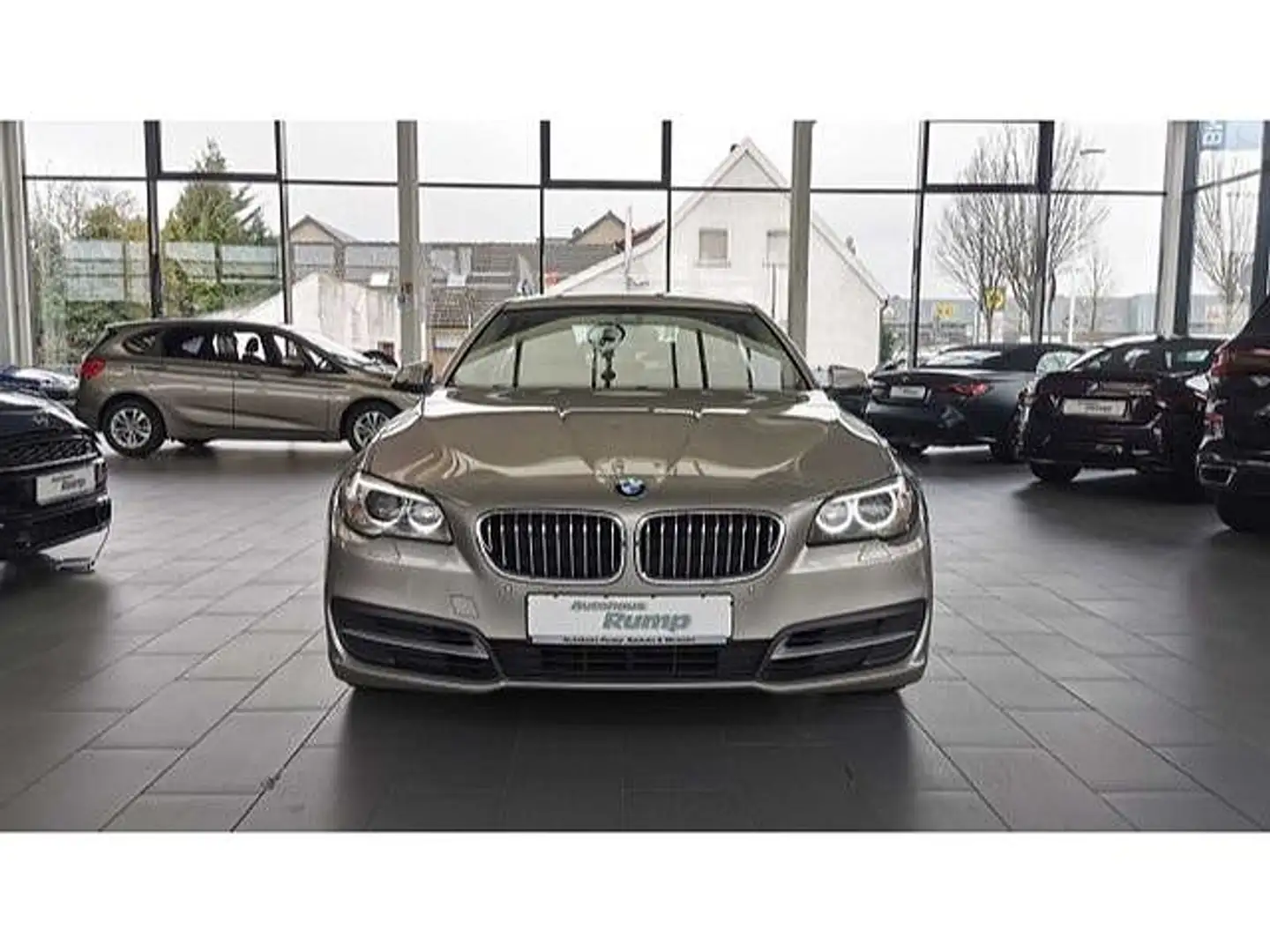 BMW 520 d Limousine  Navi /AHK / Memory / HUD / PDC Plateado - 2