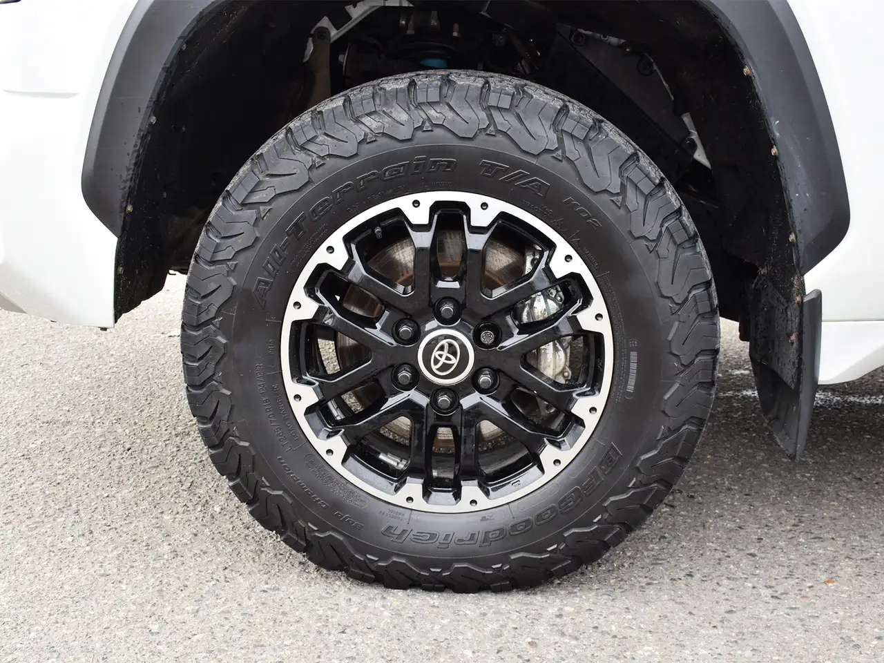 Toyota Tundra снимка Toyota Tundra