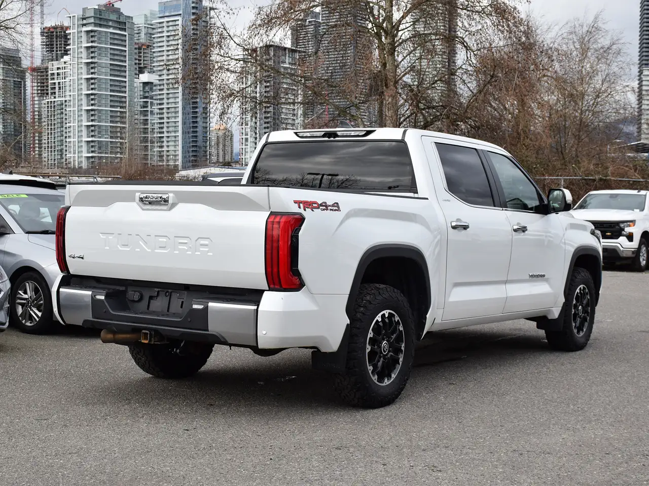 Toyota Tundra снимка Toyota Tundra