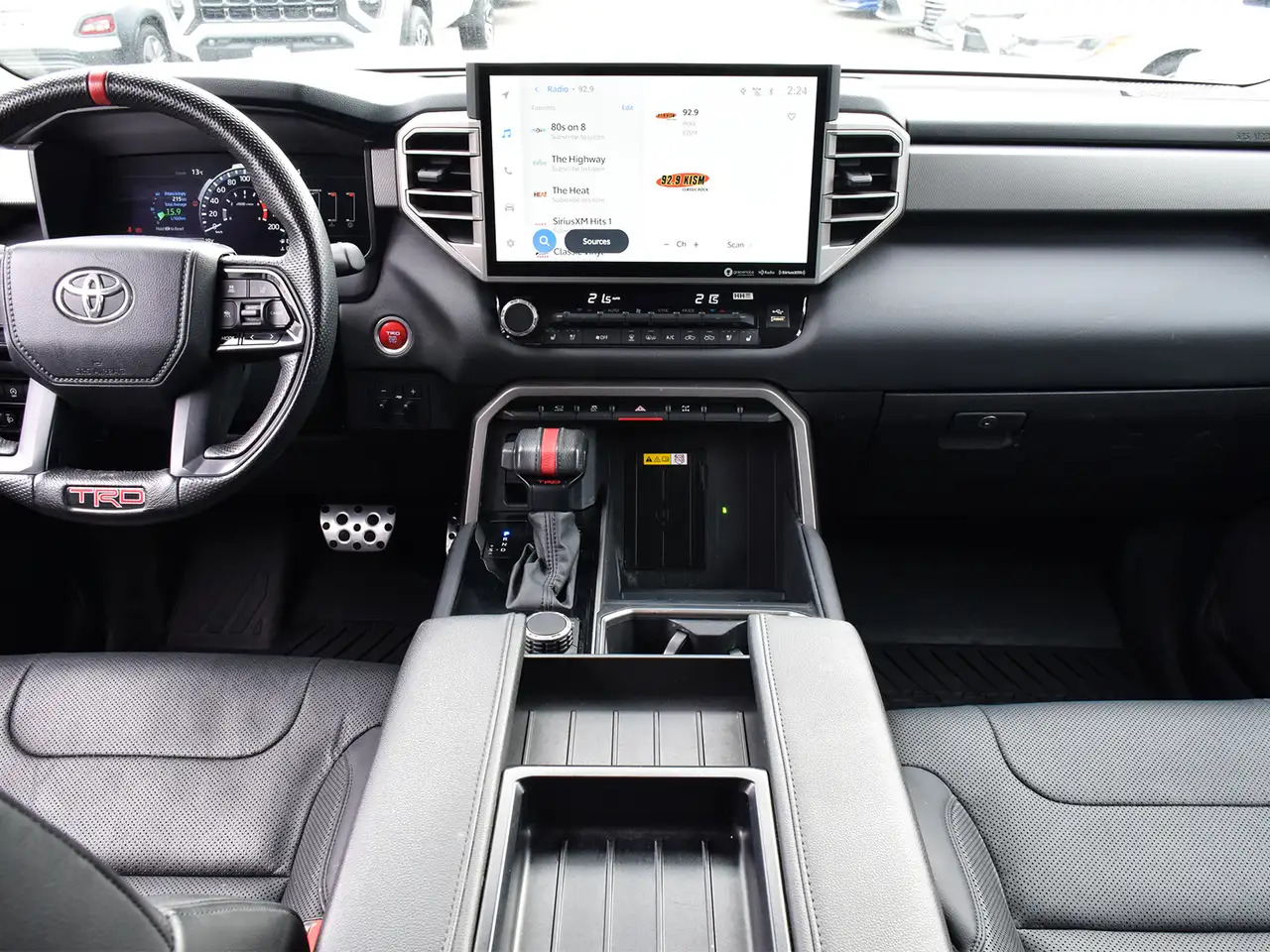 Toyota Tundra снимка Toyota Tundra