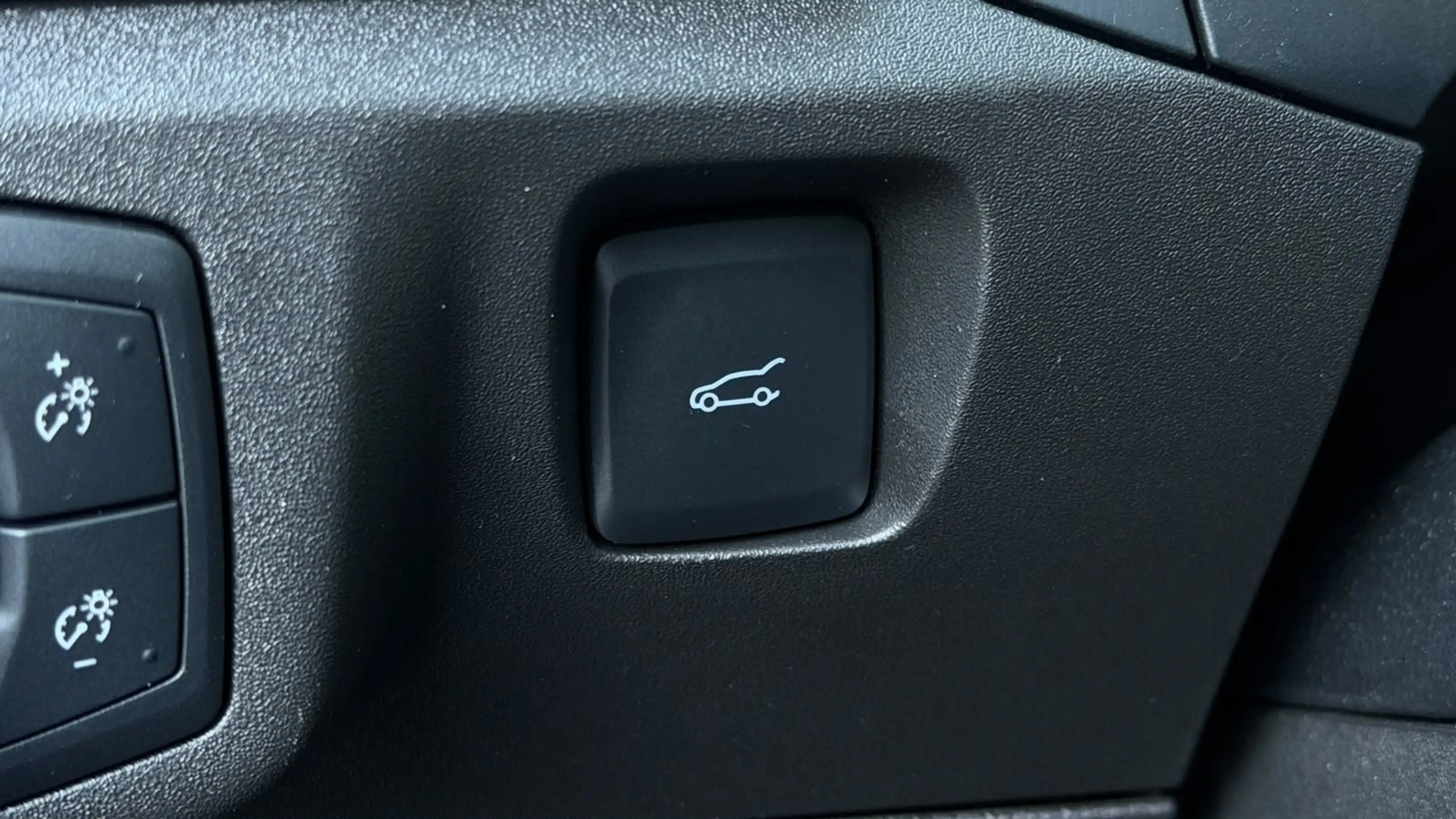 Ford Mondeo 2.0EB Aut. ST-Line LED+STHZ+KAM+AHK+PANO+ — photo 24