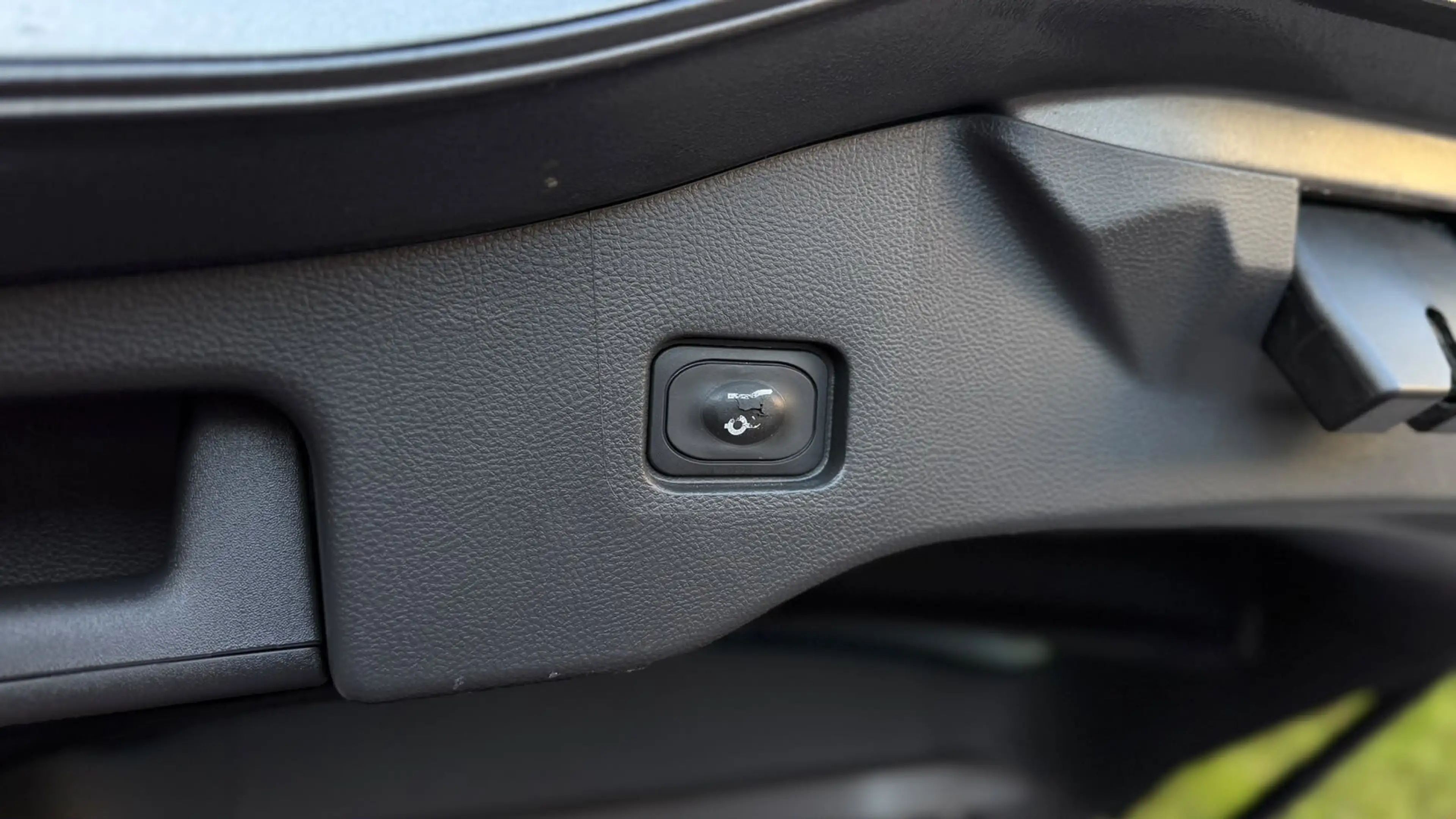 Ford Mondeo 2.0EB Aut. ST-Line LED+STHZ+KAM+AHK+PANO+ — photo 28