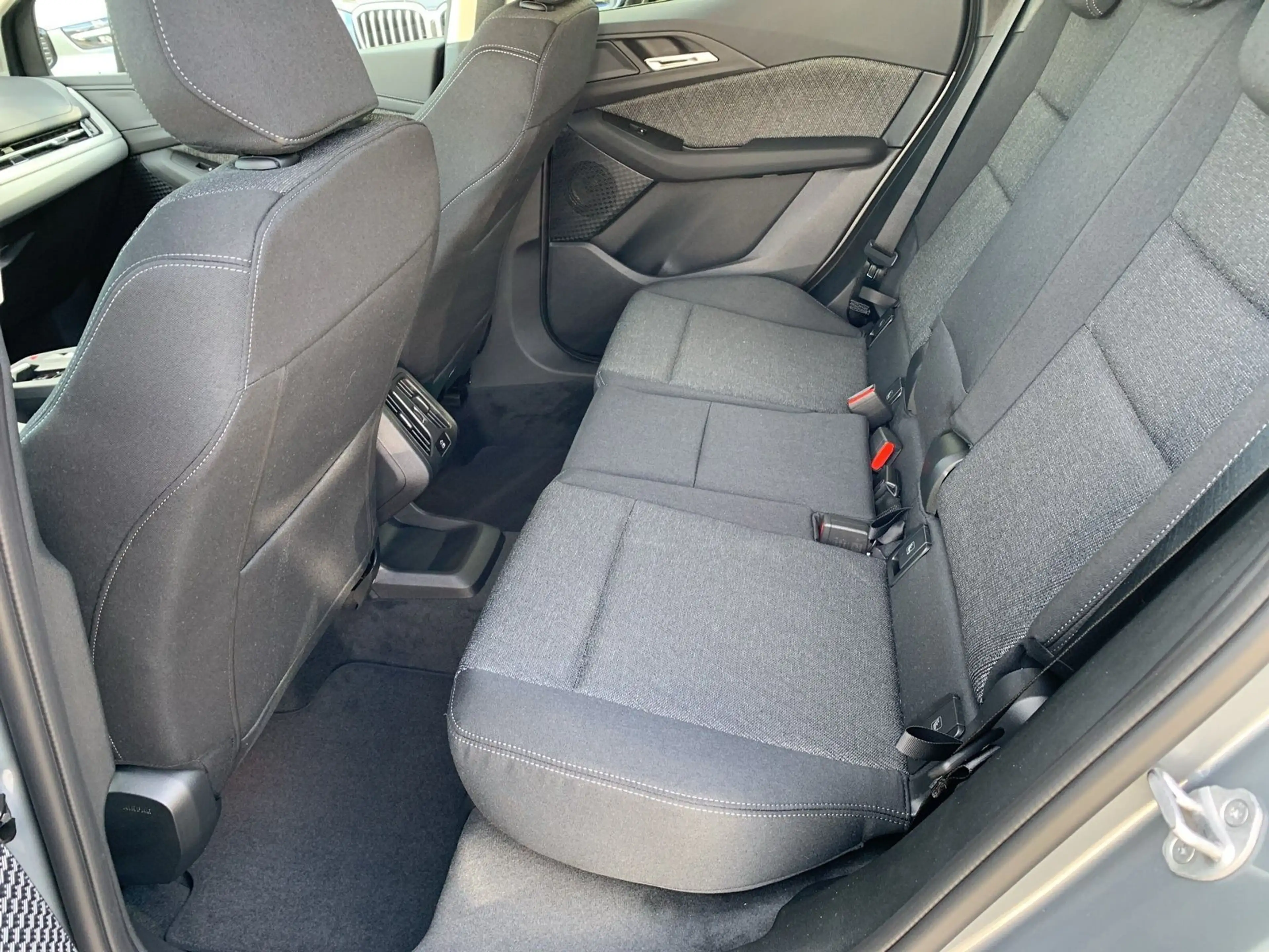 BMW 216 i DAB LED Komfortzg. Parkassistent Shz — photo 12