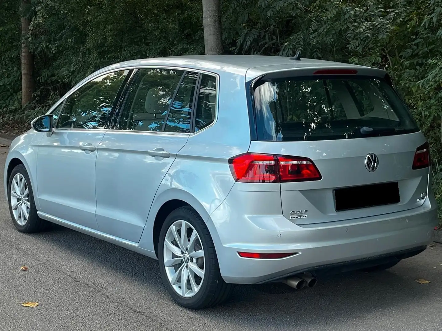 Volkswagen Golf Sportsvan VII Highline BMT/Start-Stopp Silber - 2