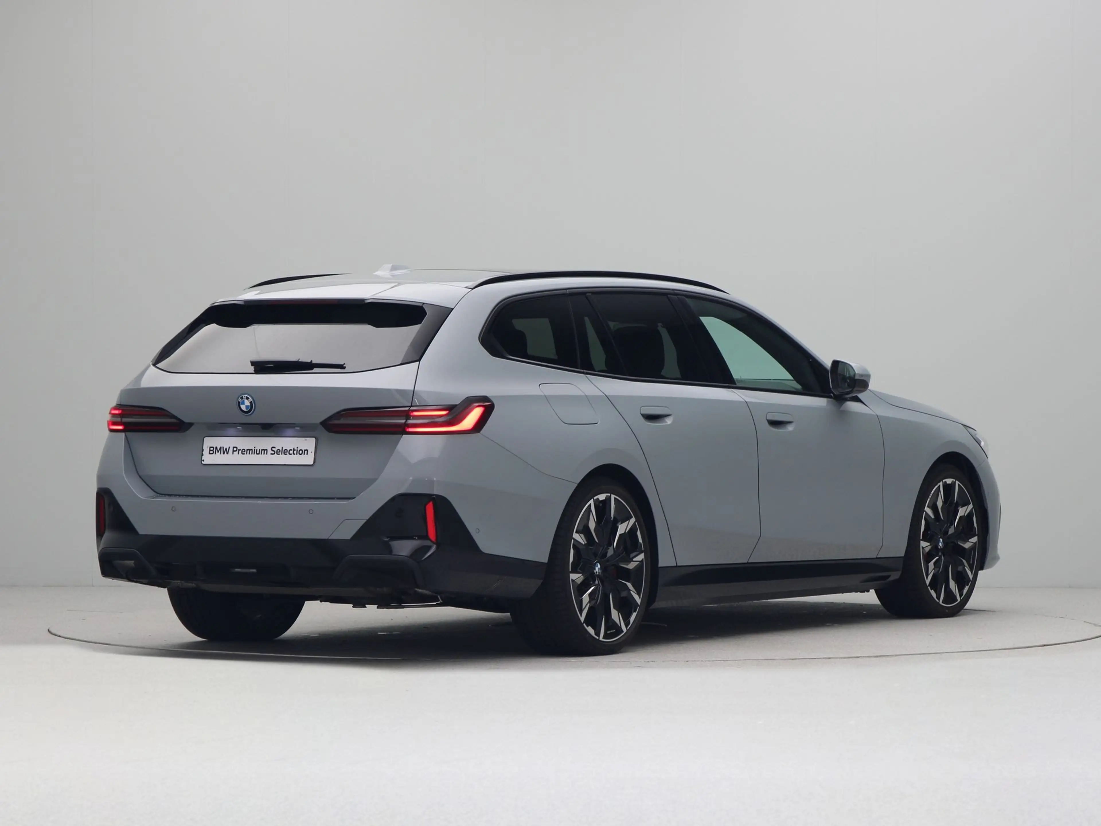 BMW 550 5 Serie 550e Touring xDrive — photo 9