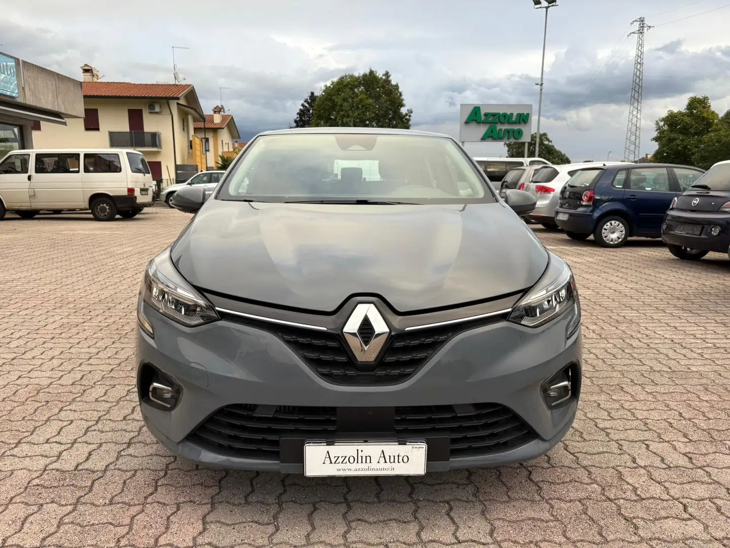 Renault Clio 1.0 BENZINA SI A NEOPATENTATI KM 35.028 Gris - 2