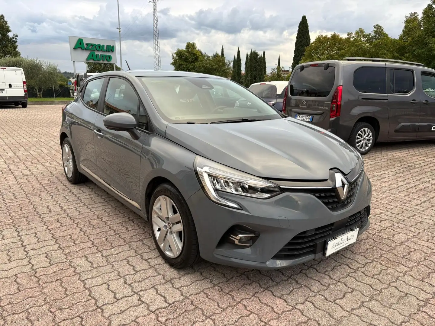 Renault Clio 1.0 BENZINA SI A NEOPATENTATI KM 35.028 Gris - 1