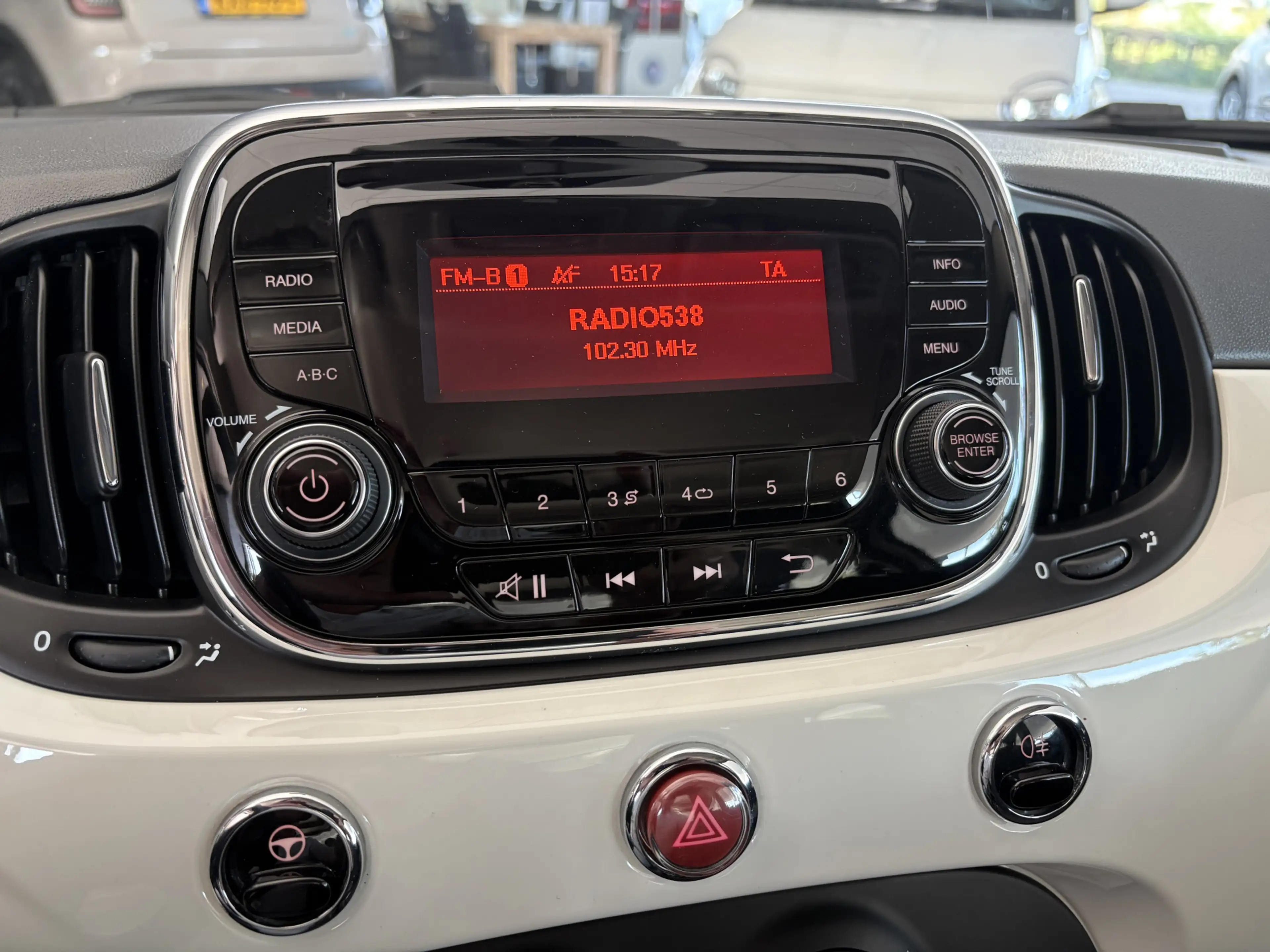 Fiat 500 1.2 Lounge Two-tone dak - Airco - Panoramadak - Le — photo 9