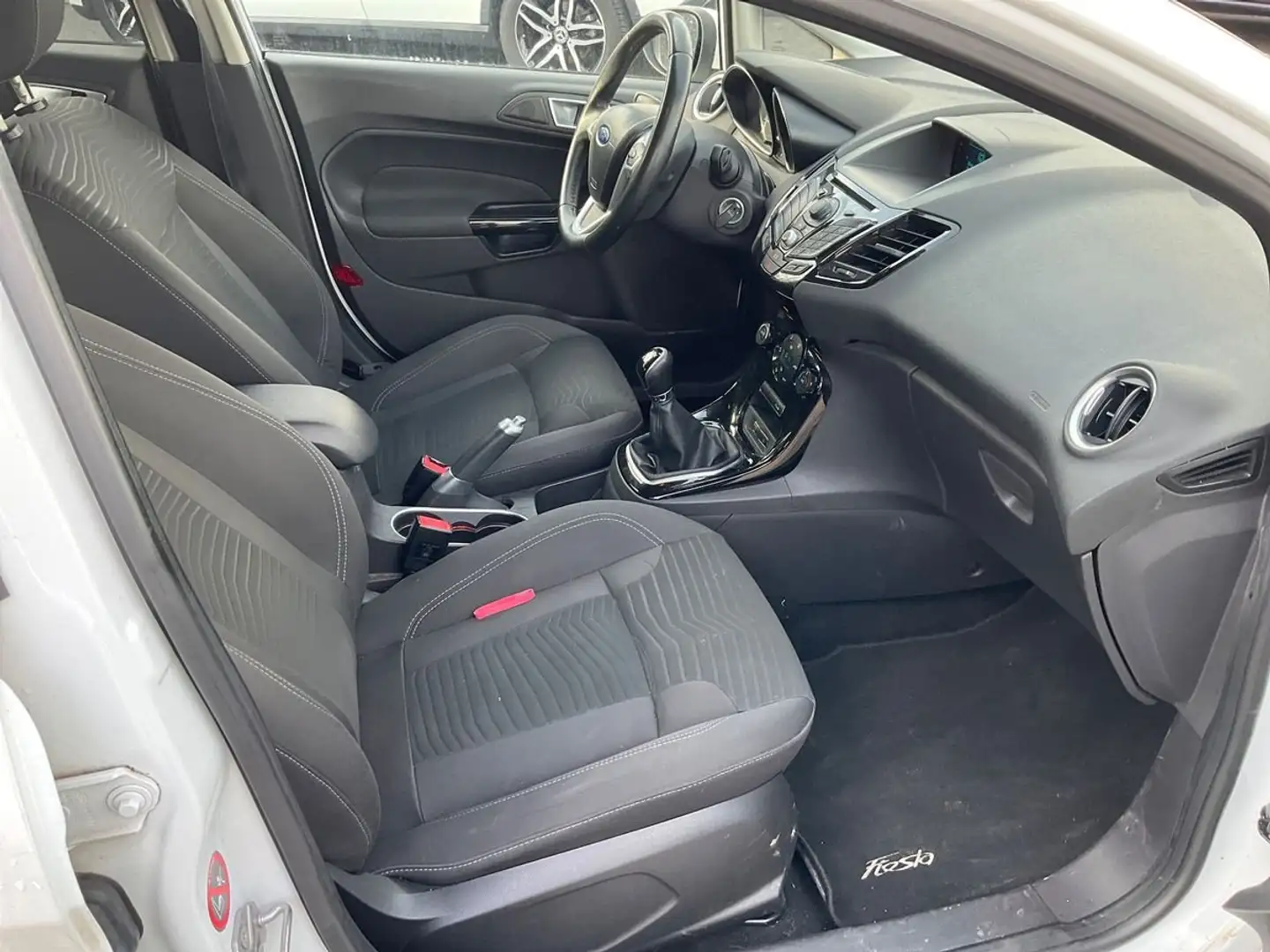 Ford Fiesta Fiesta+1.0+EcoBoost+Titanium Weiß - 2
