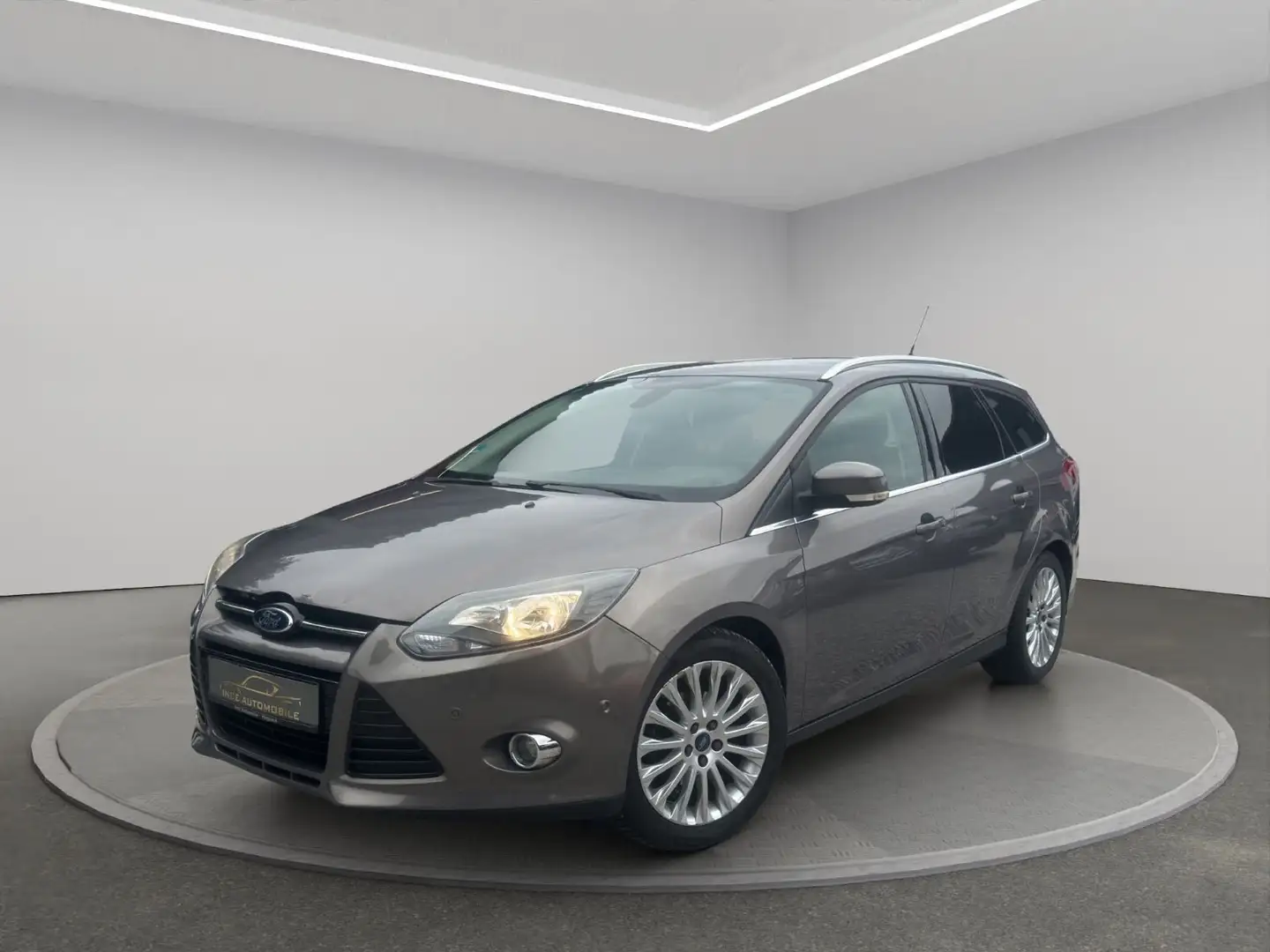 Ford Focus Turnier Titanium*SHZ*PDC* Brun - 1