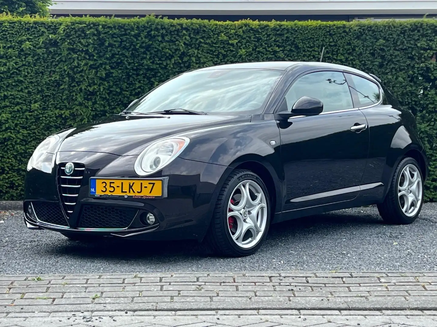 Alfa Romeo MiTo 1.4 T Distinctive 135 PK! Zeer nette wagen! Zwart - 2