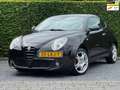 Alfa Romeo MiTo 1.4 T Distinctive 135 PK! Zeer nette wagen! Zwart - thumbnail 1