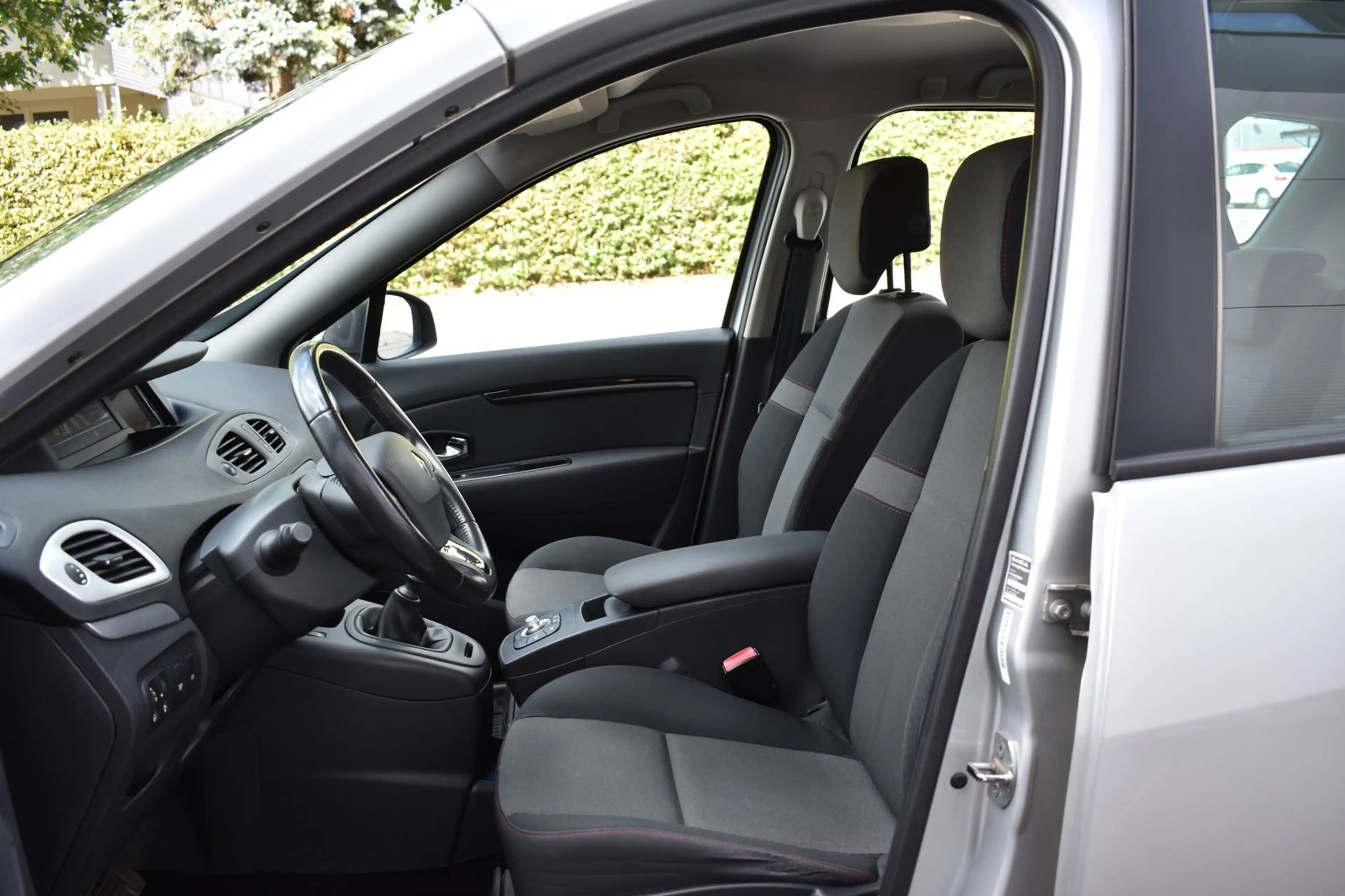 Renault Scenic 1.5dCi*Paris*AHK*Navi*Klima*Tempomat*PDC — photo 11