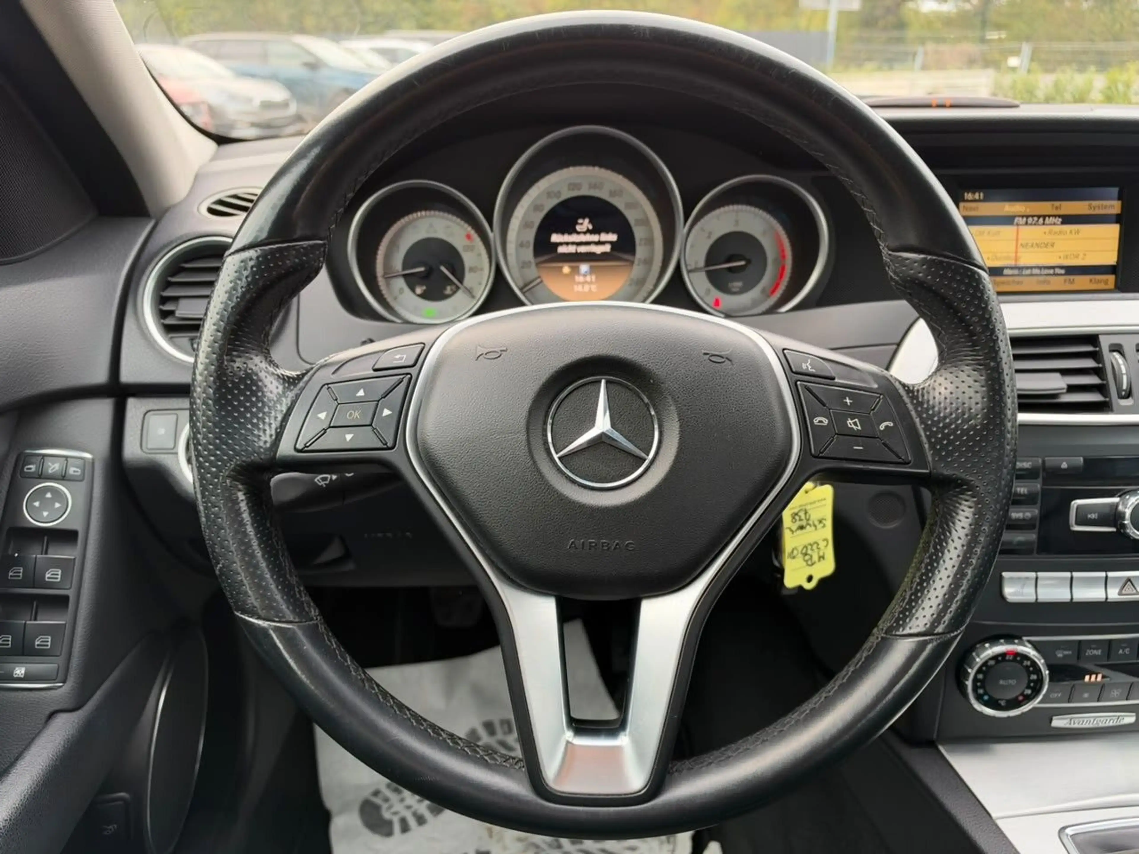 Mercedes-Benz C 220 Limousine CDI BlueEfficiency Avantgarde — photo 12