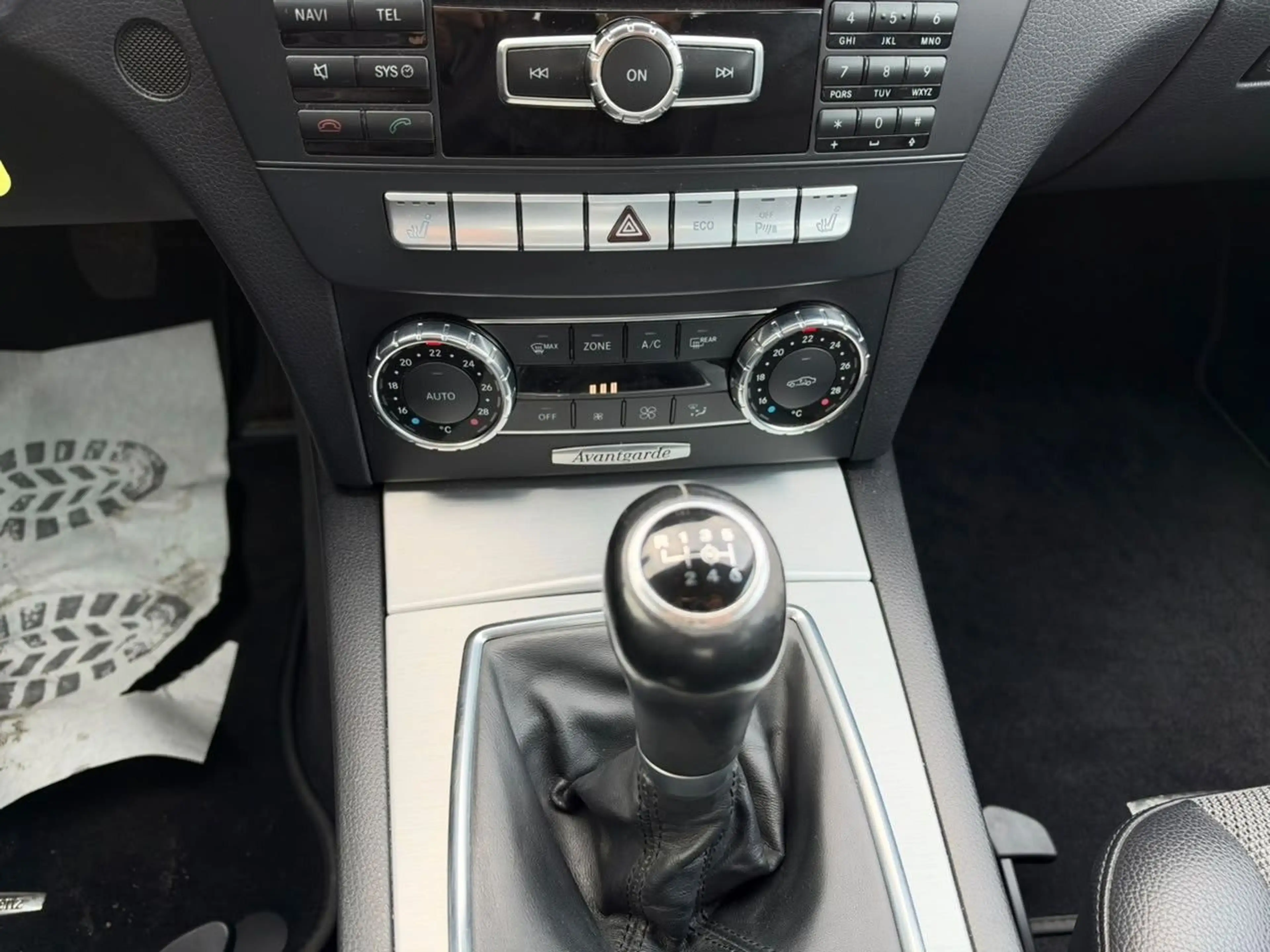 Mercedes-Benz C 220 Limousine CDI BlueEfficiency Avantgarde — photo 24