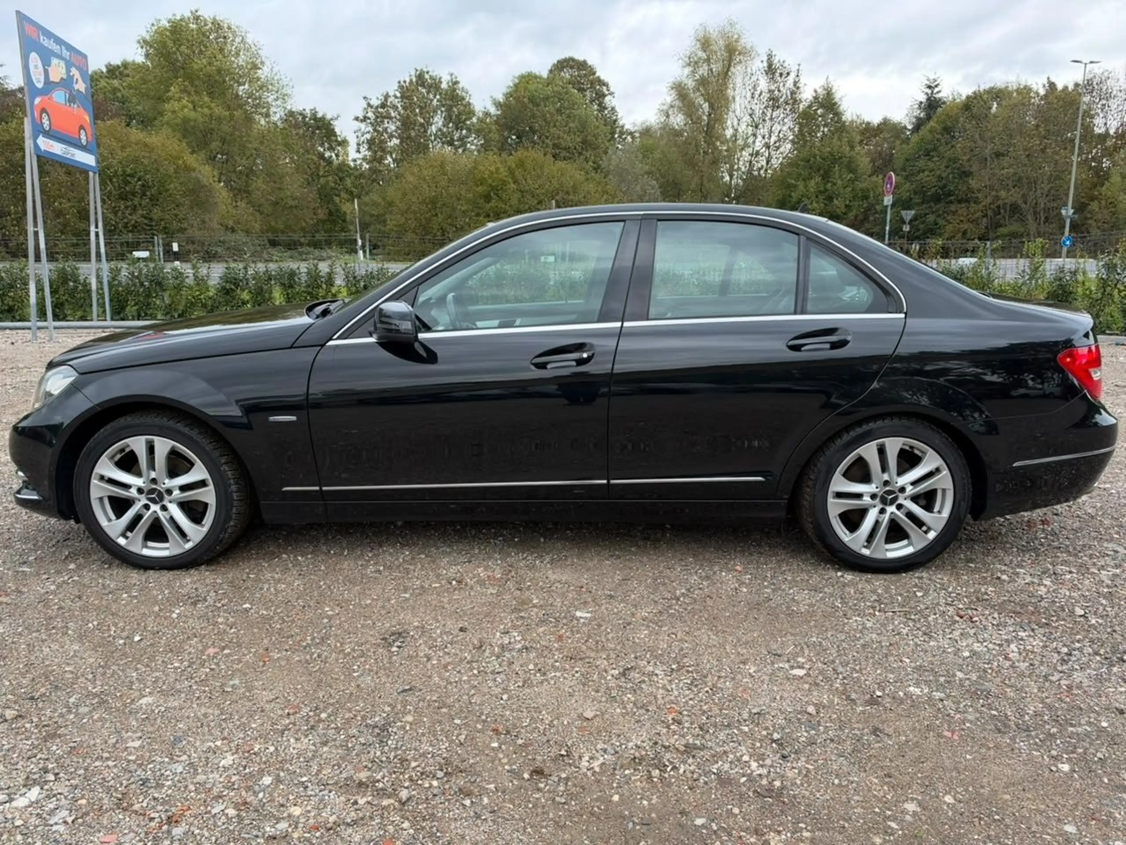 Mercedes-Benz C 220 Limousine CDI BlueEfficiency Avantgarde — photo 2